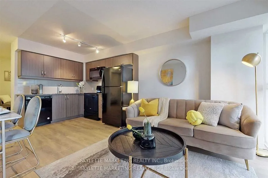 30 Meadowglen Place, #609