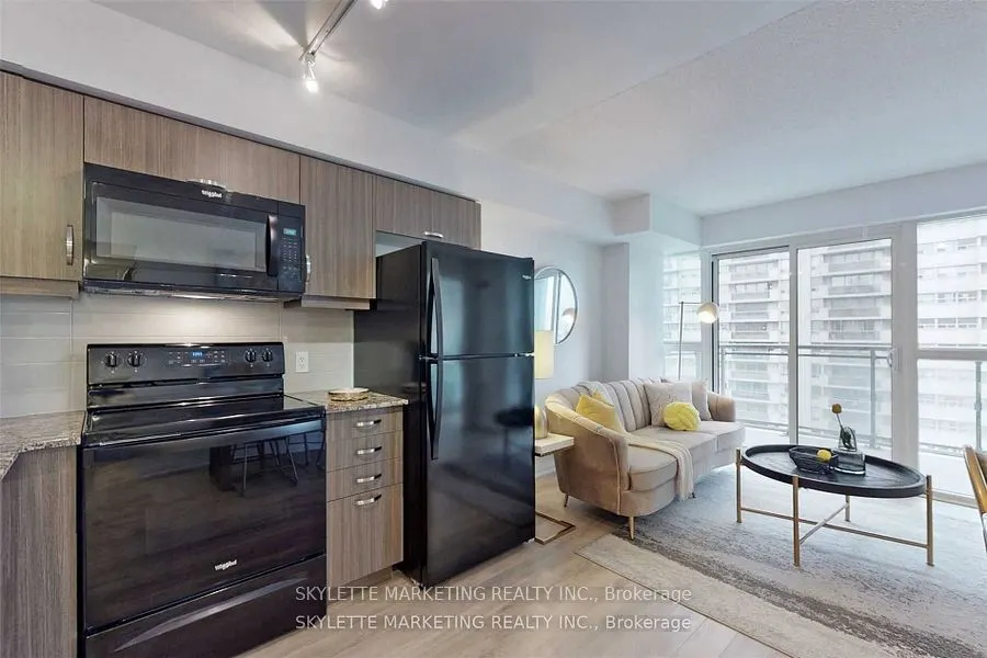 30 Meadowglen Place, #609