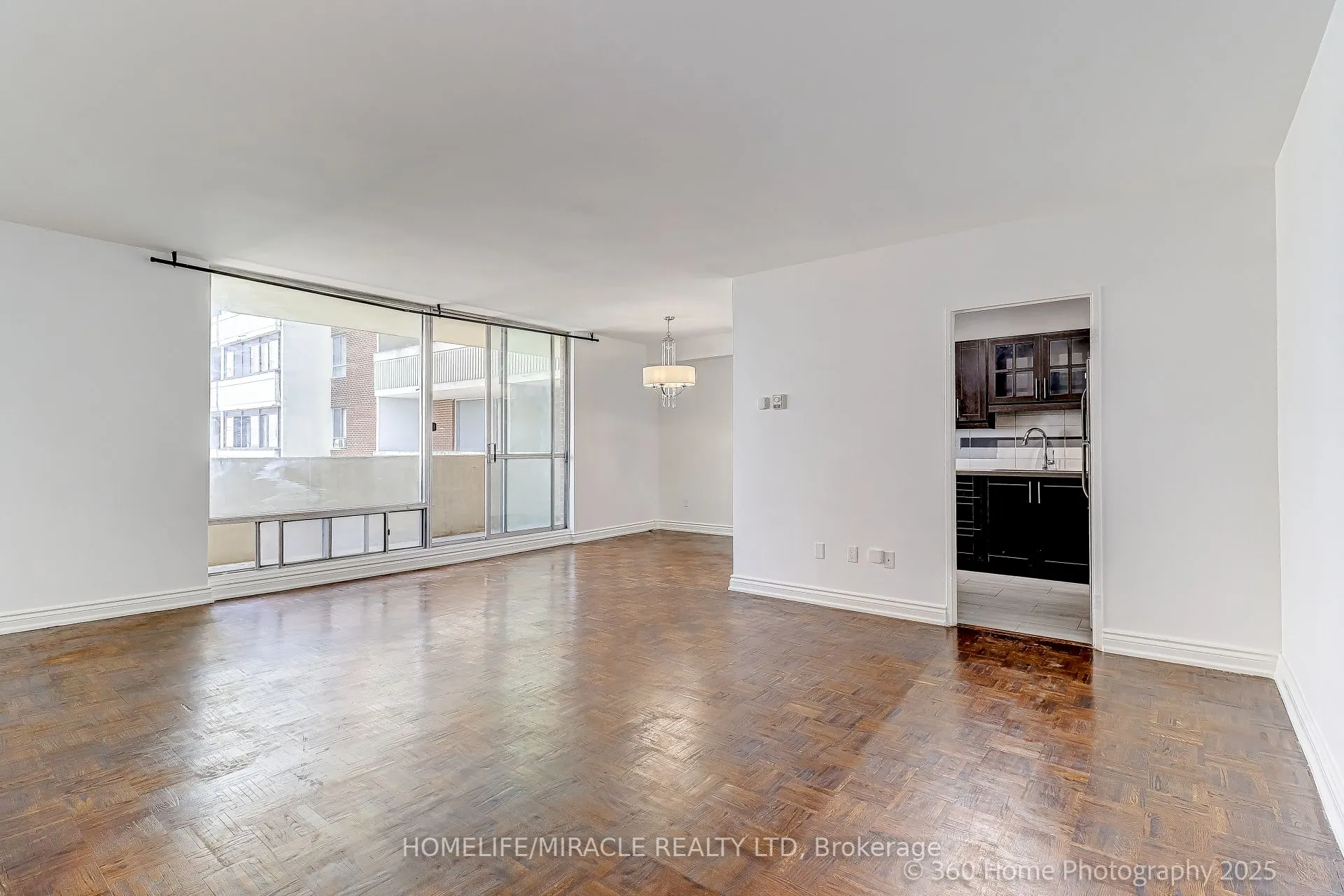 5 Massey Square, #1819