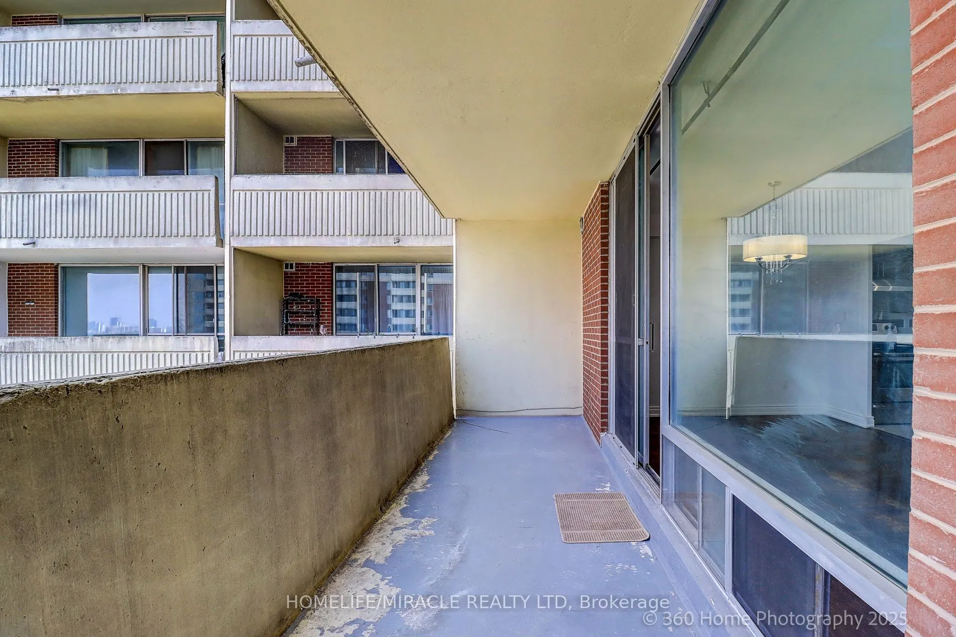 5 Massey Square, #1819