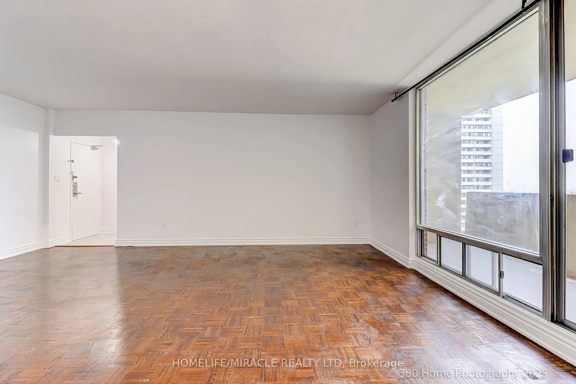 5 Massey Square, #1819
