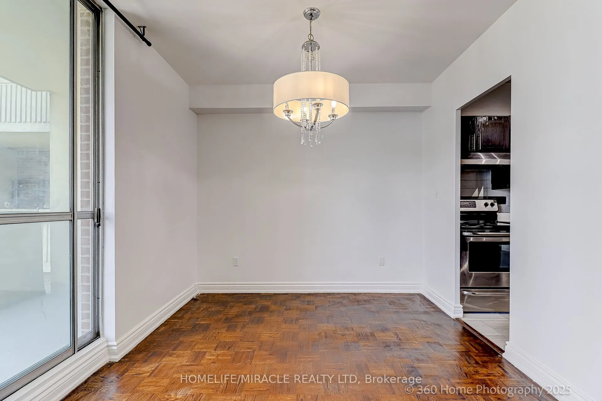 5 Massey Square, #1819