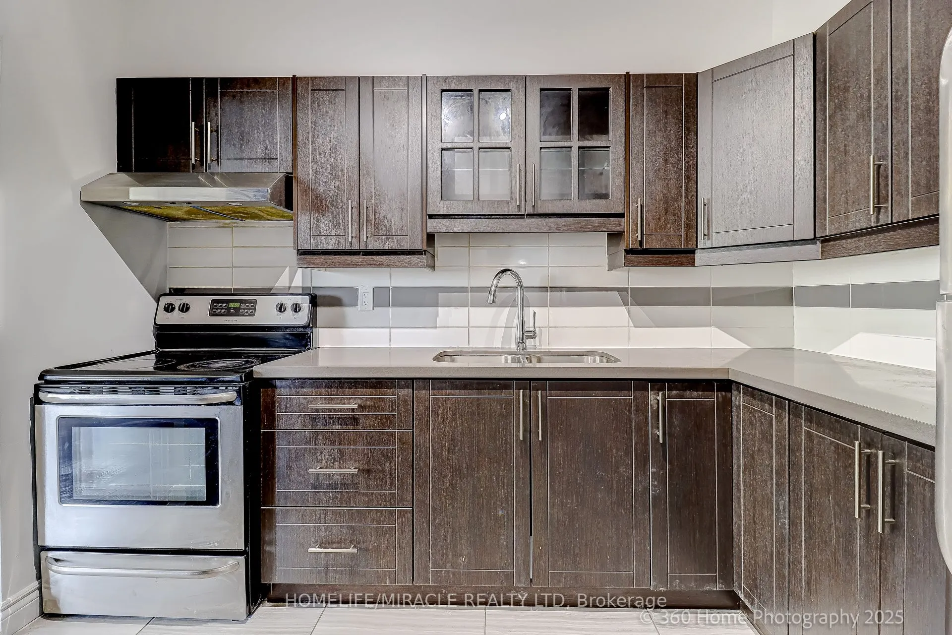 5 Massey Square, #1819
