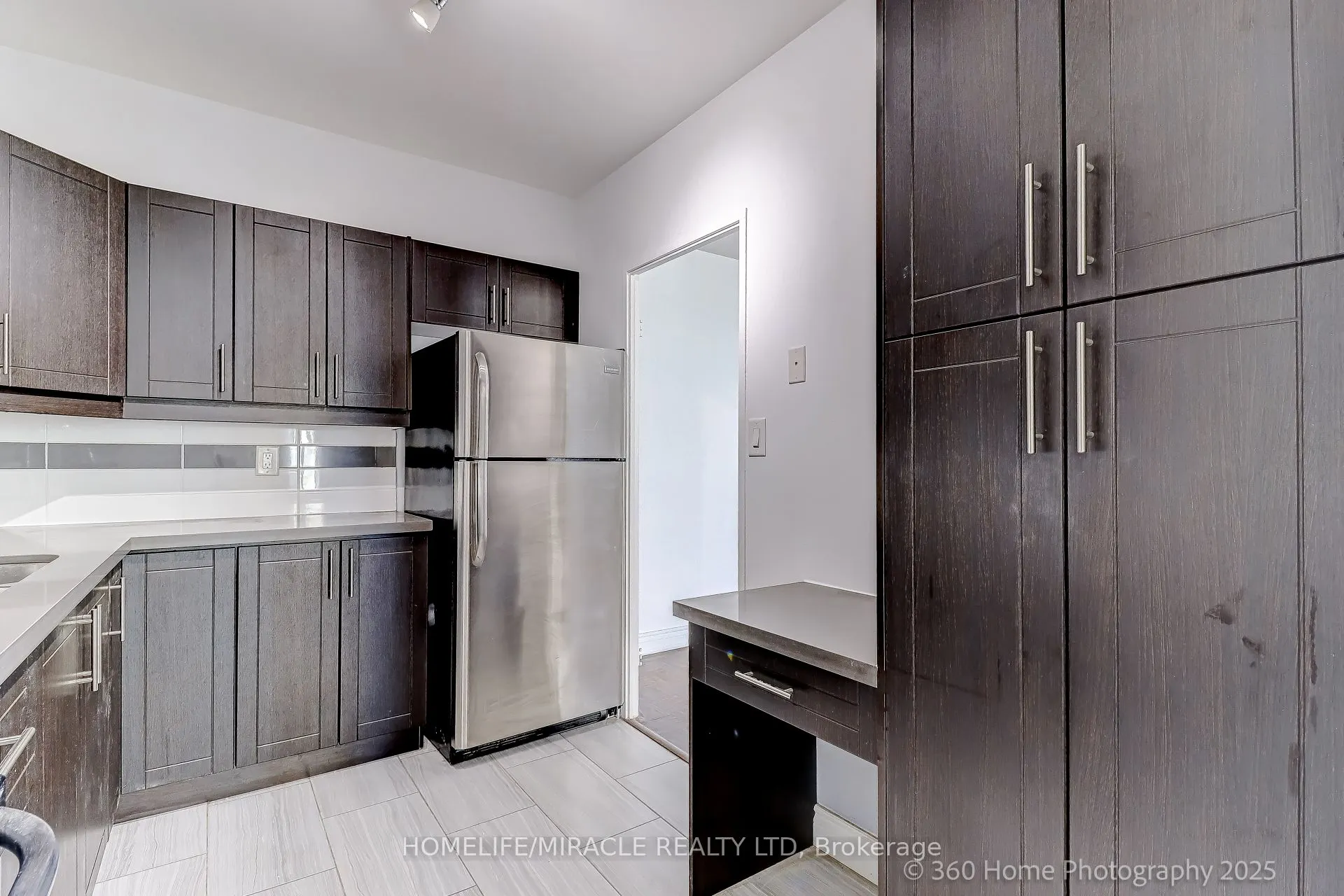 5 Massey Square, #1819