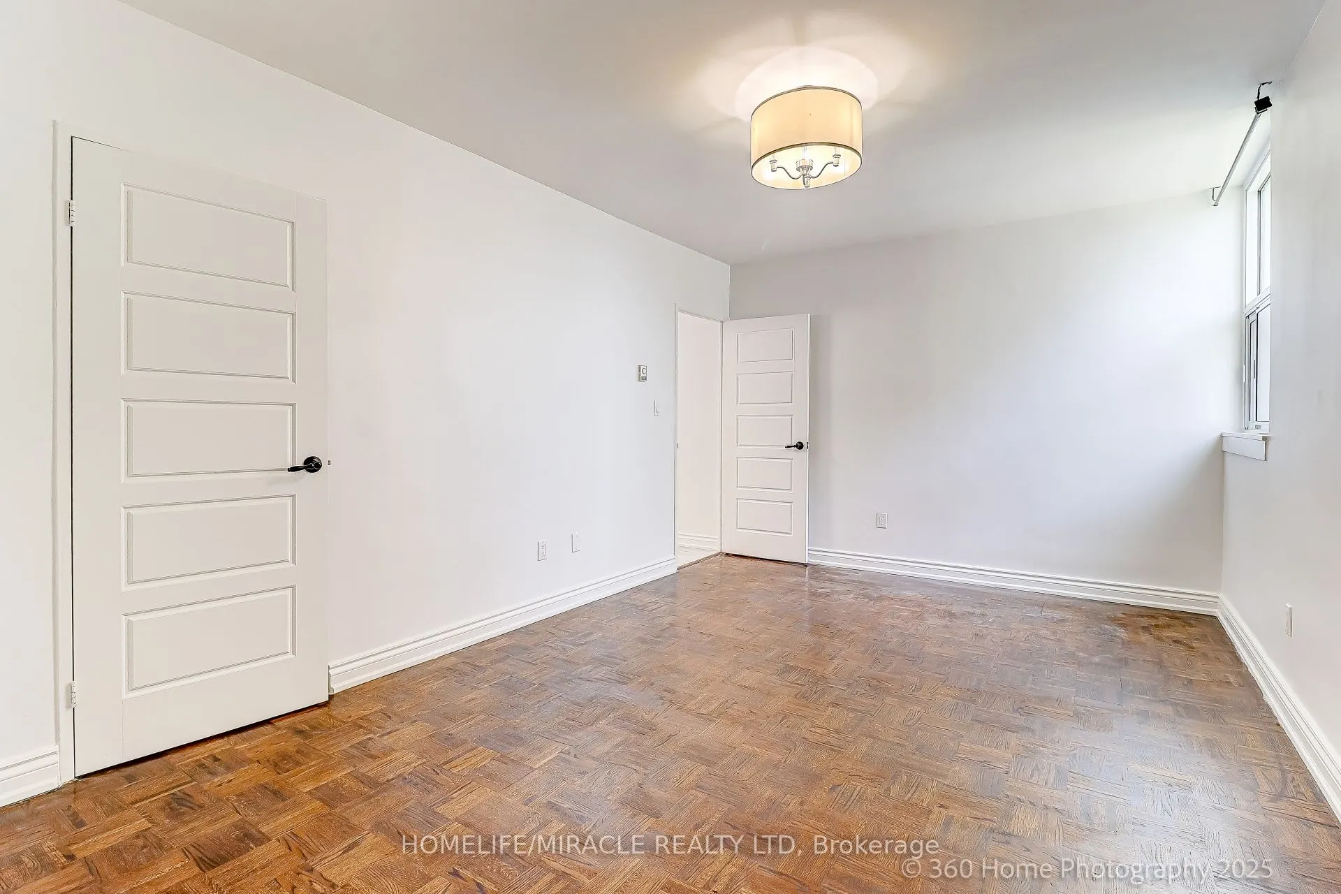 5 Massey Square, #1819