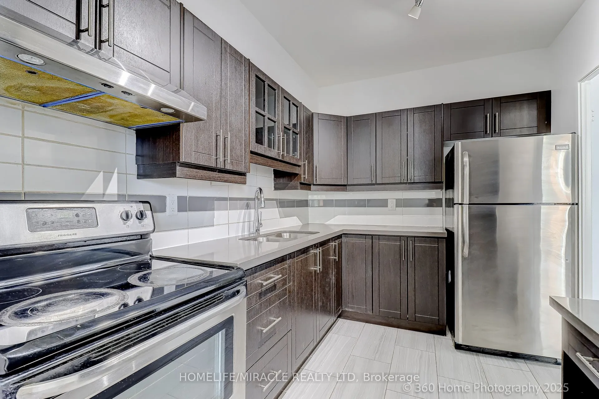 5 Massey Square, #1819