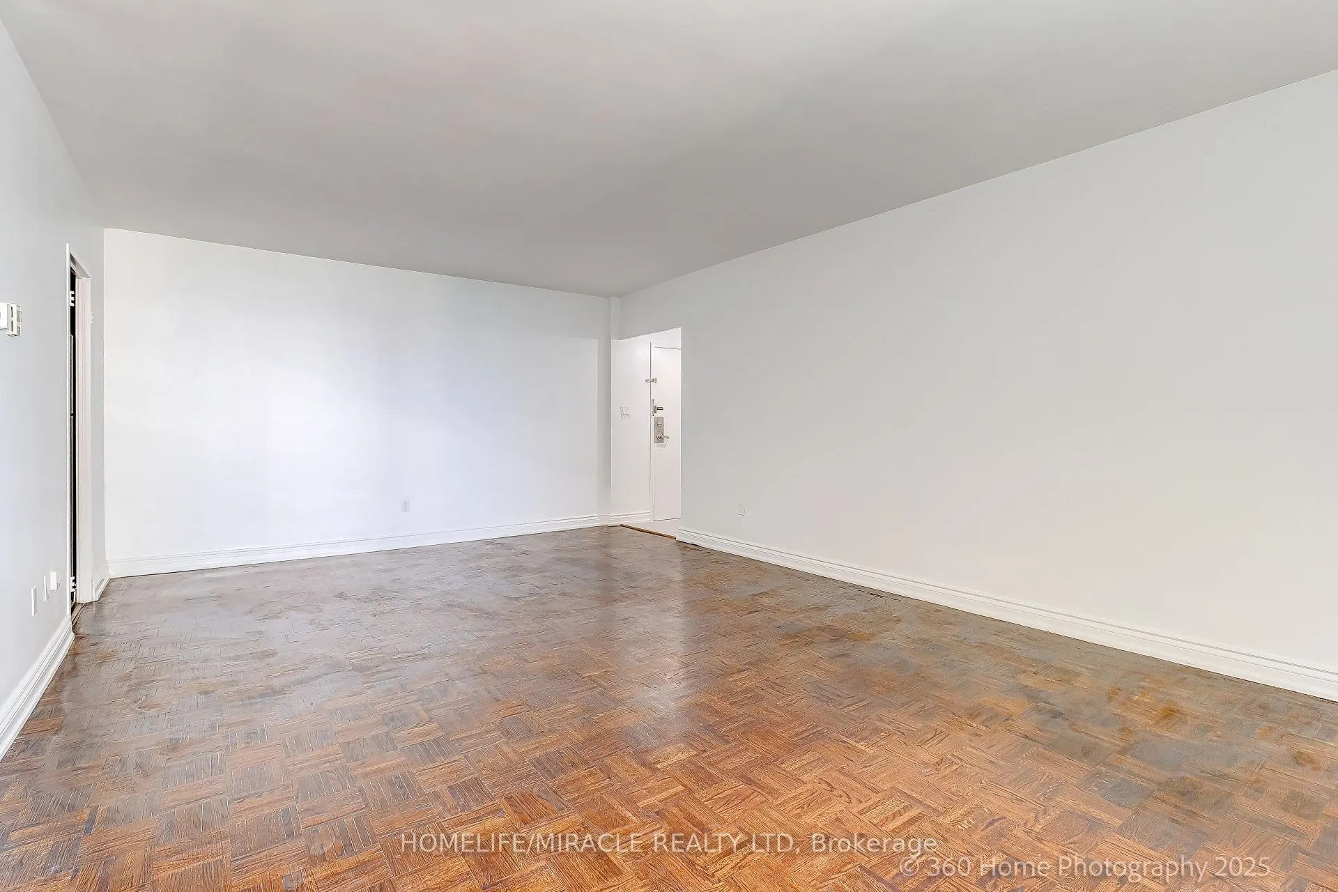 5 Massey Square, #1819