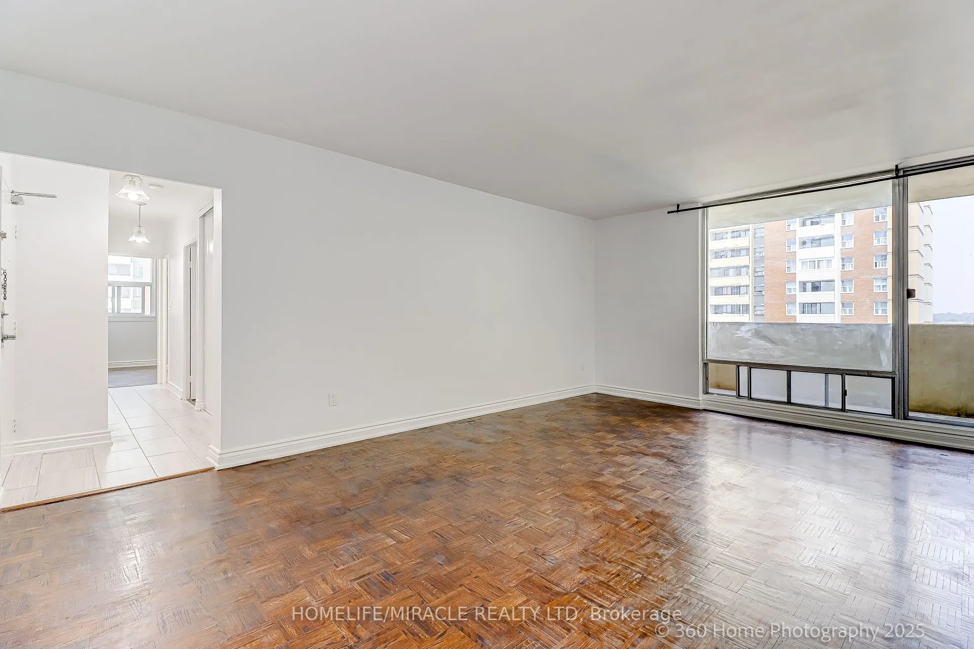 5 Massey Square, #1819