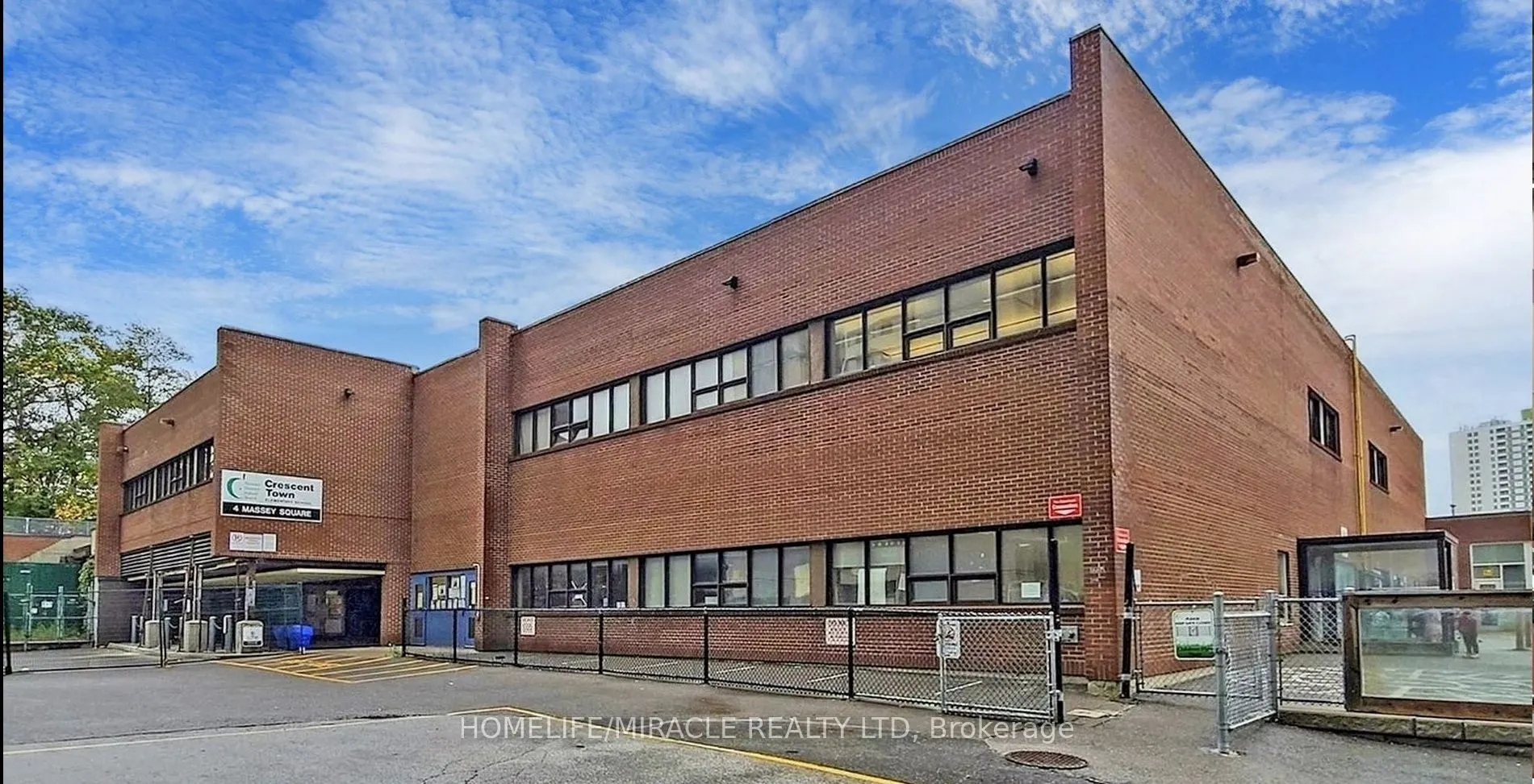5 Massey Square, #1819