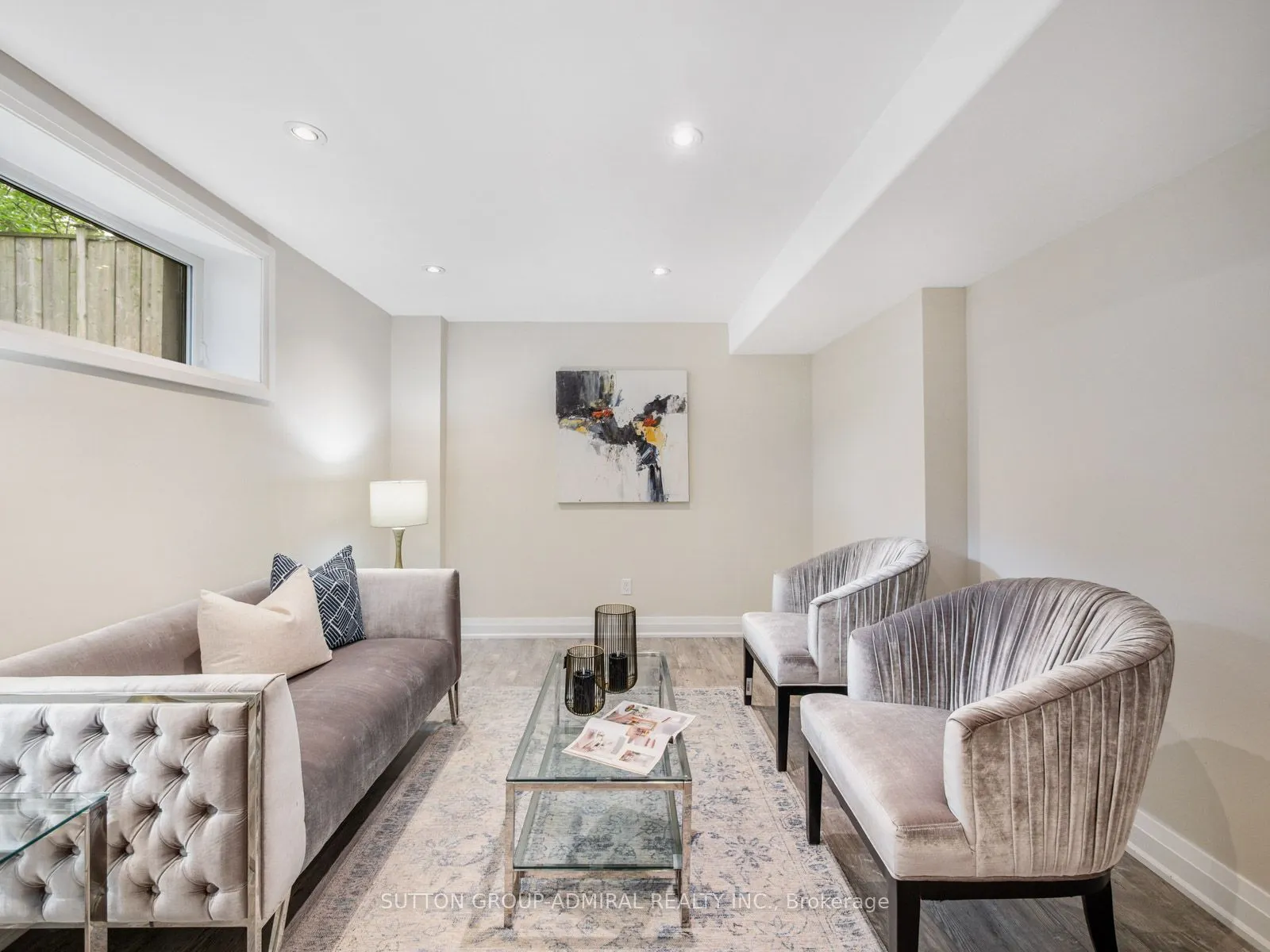 1 Dustan Crescent