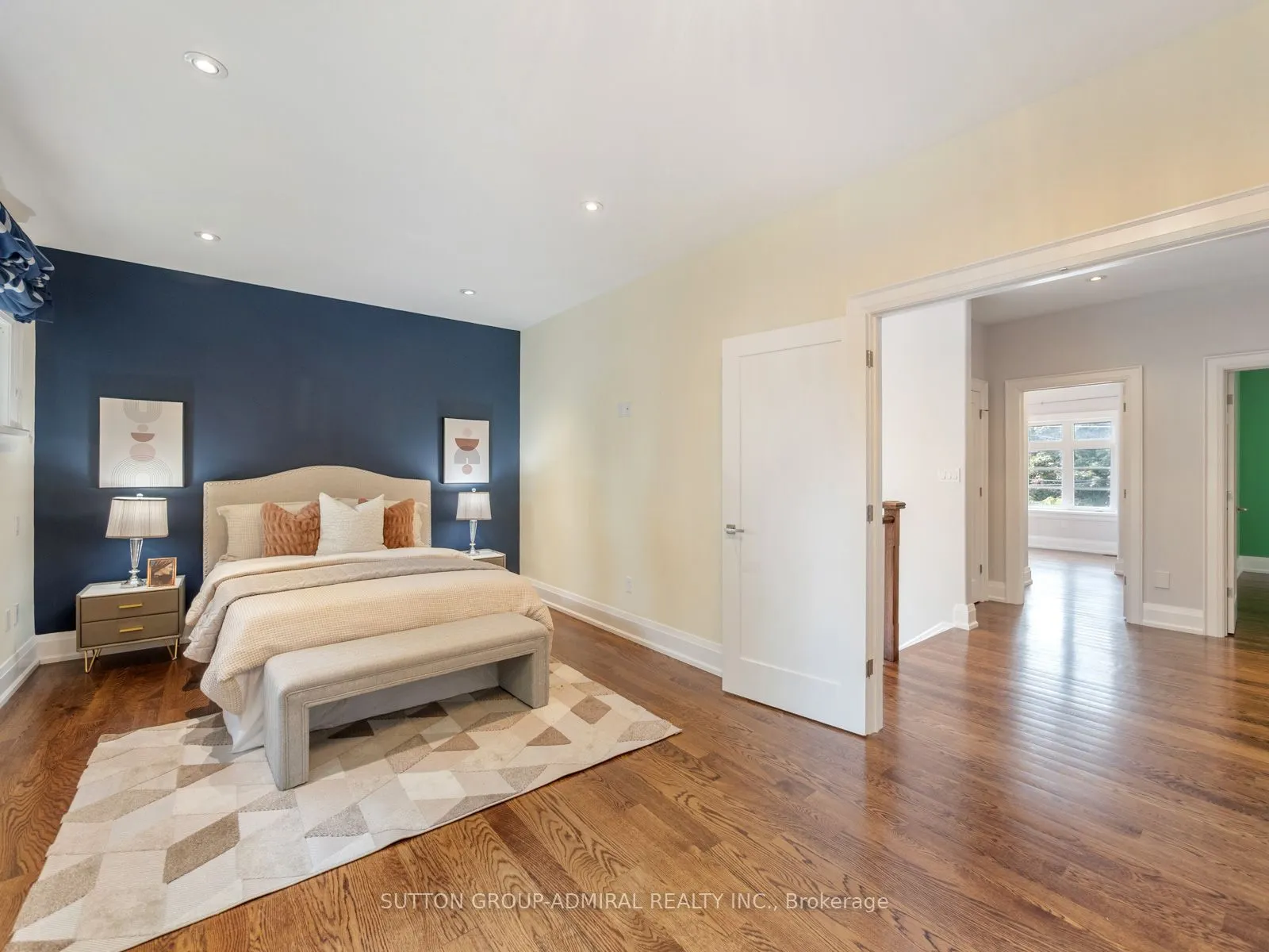 1 Dustan Crescent