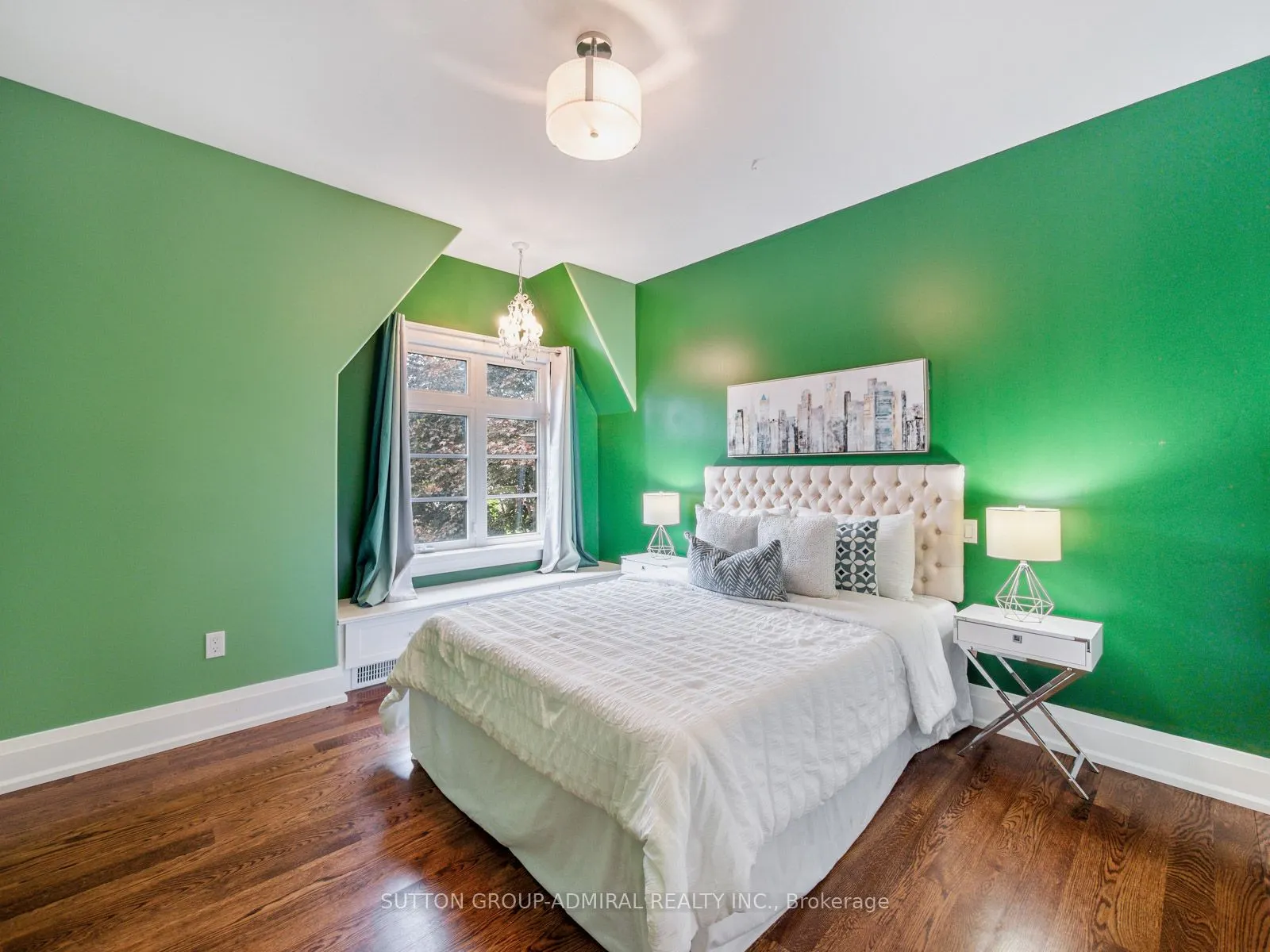 1 Dustan Crescent