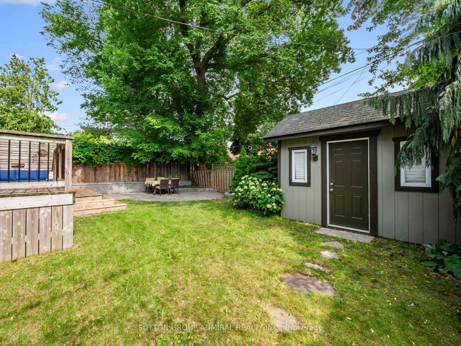 1 Dustan Crescent