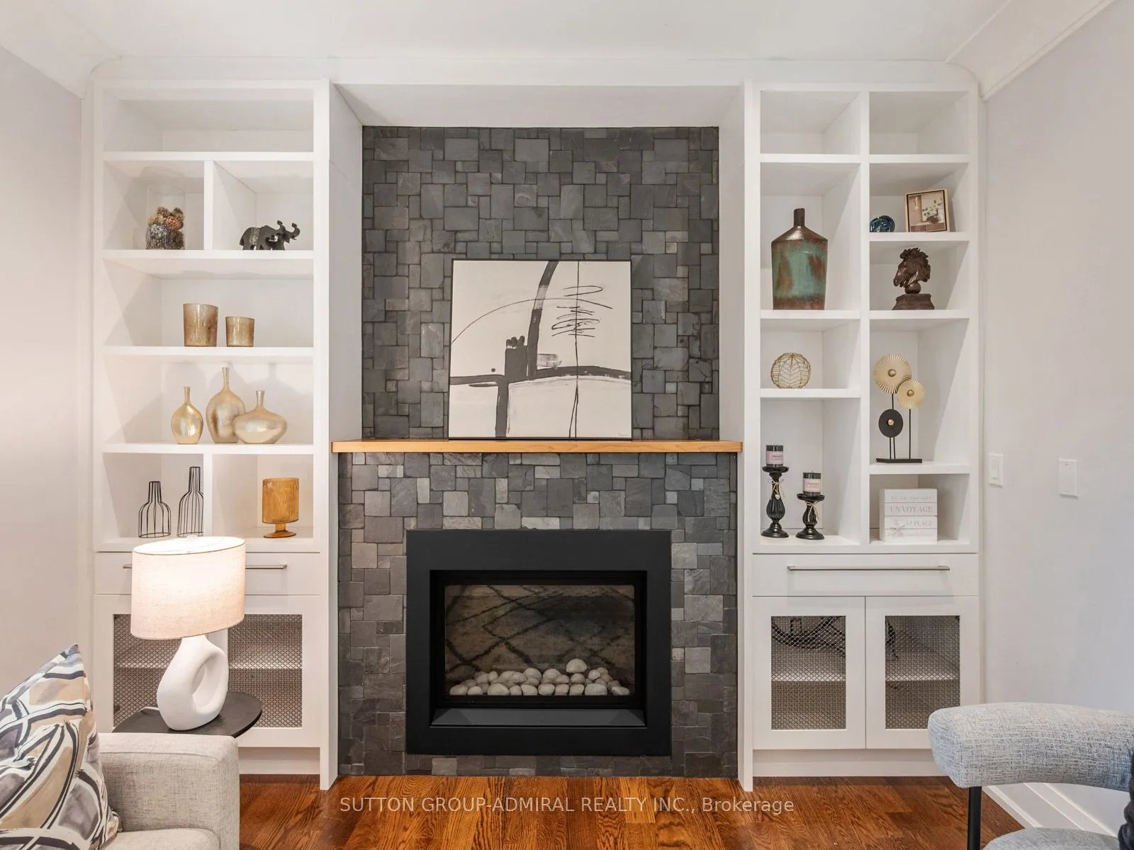1 Dustan Crescent