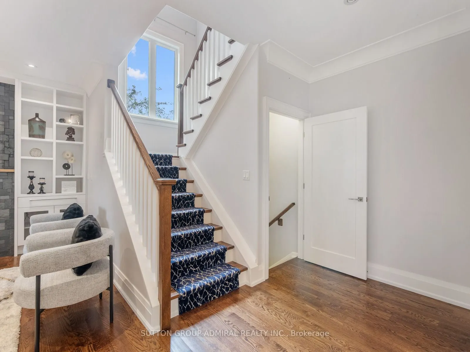 1 Dustan Crescent