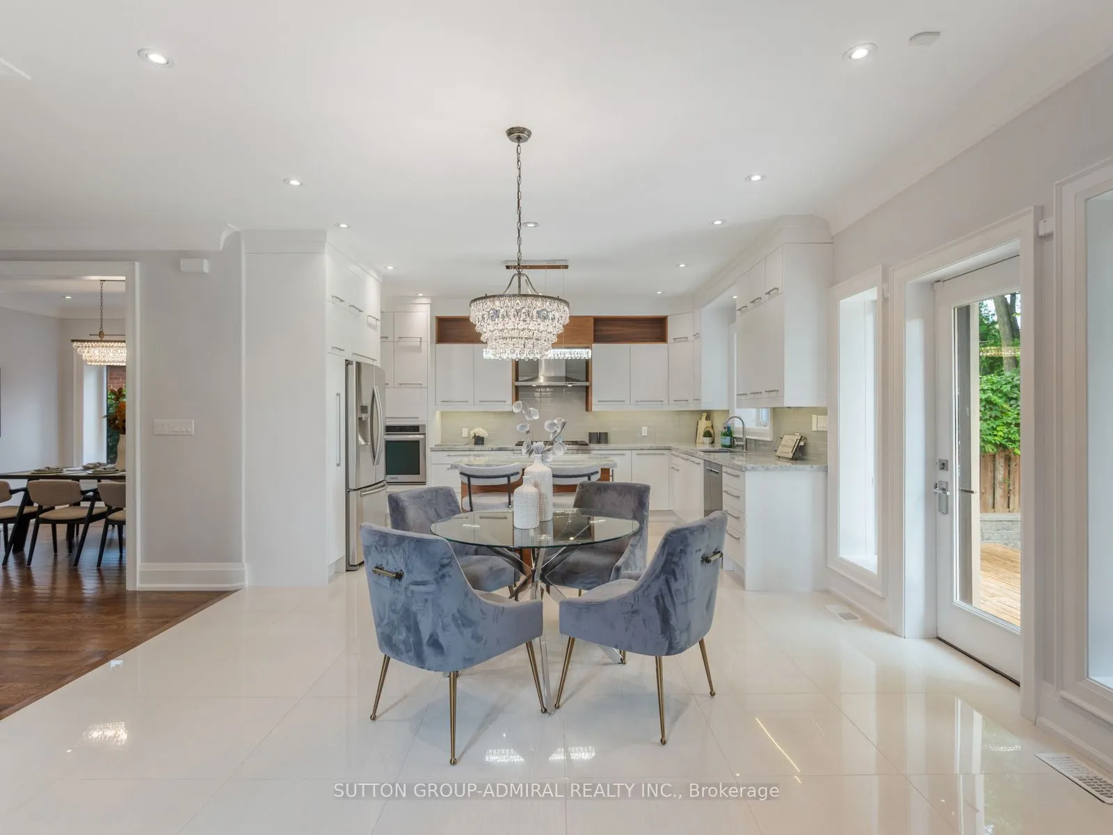 1 Dustan Crescent