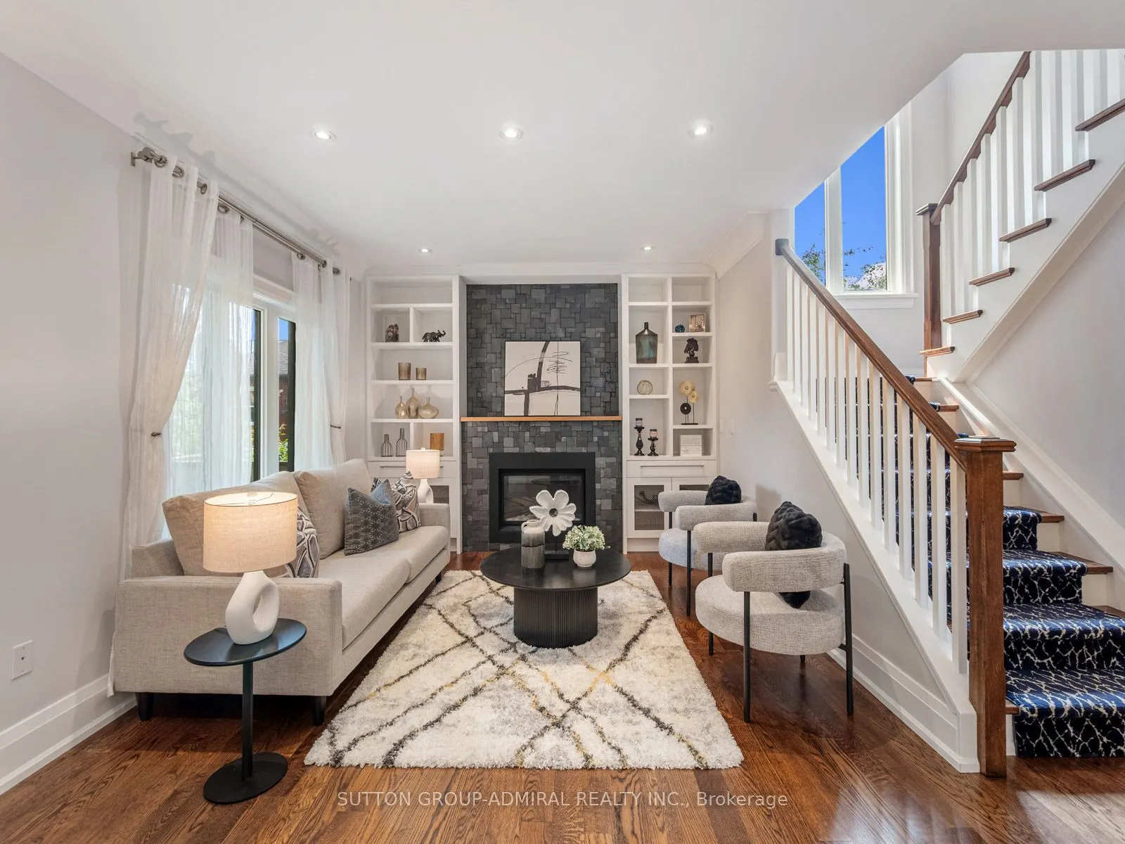 1 Dustan Crescent