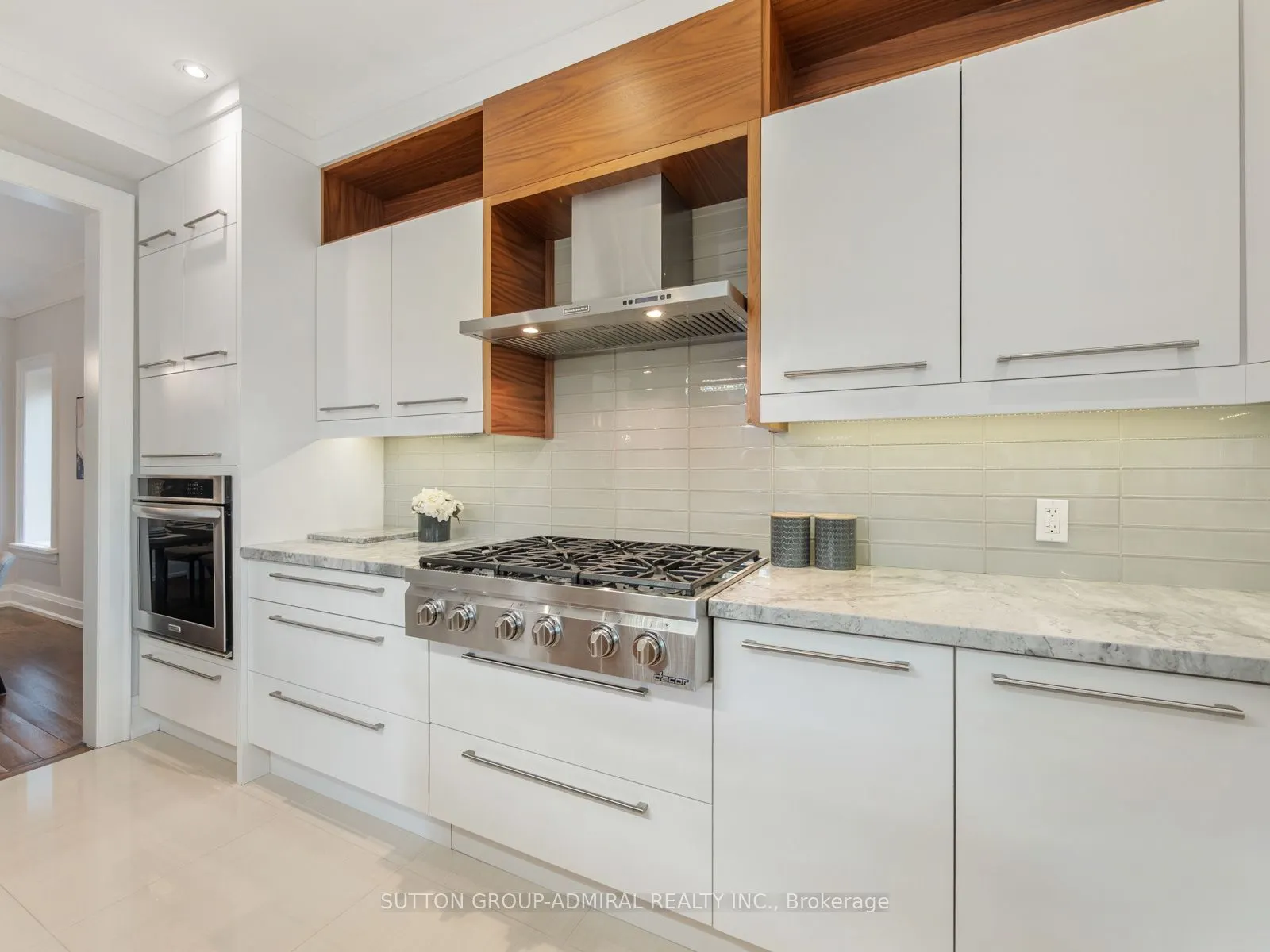 1 Dustan Crescent