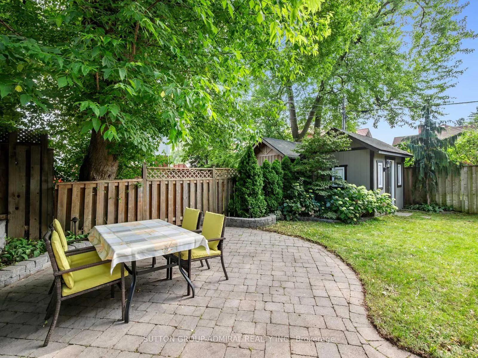 1 Dustan Crescent