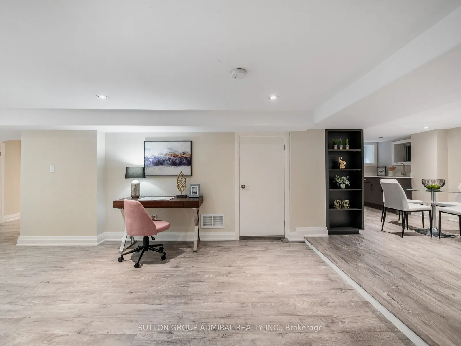1 Dustan Crescent