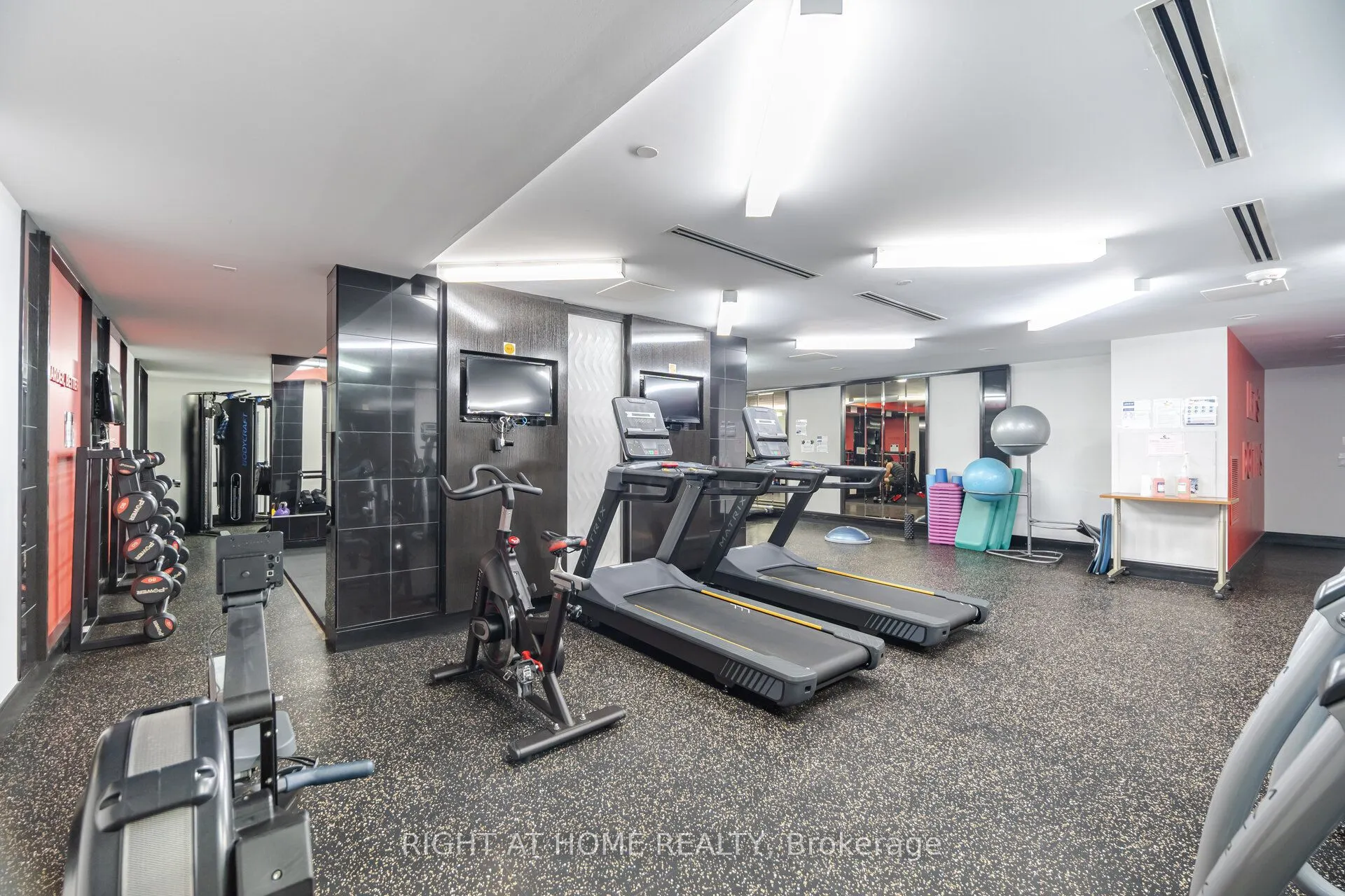 1190 Dundas Street, #527