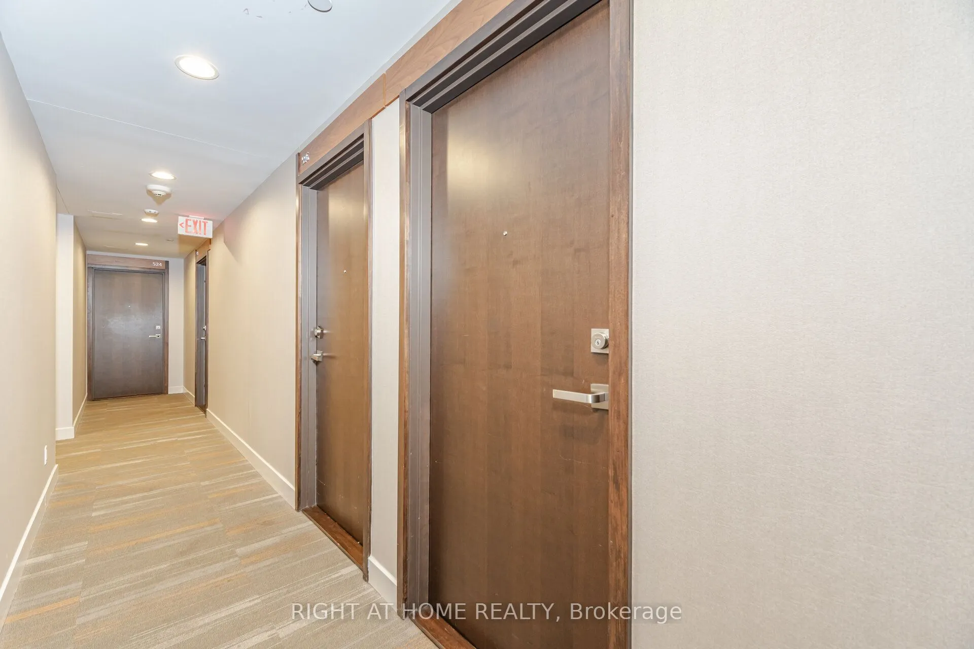 1190 Dundas Street, #527