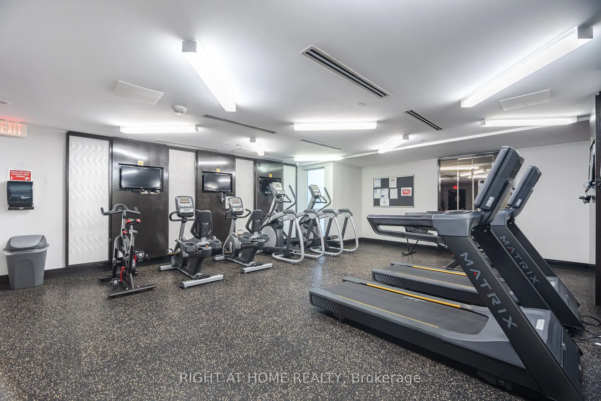 1190 Dundas Street, #527