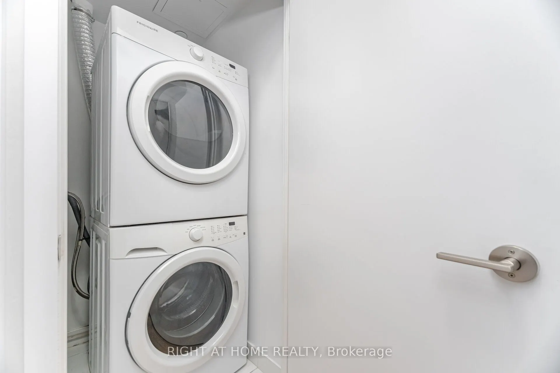 1190 Dundas Street, #527
