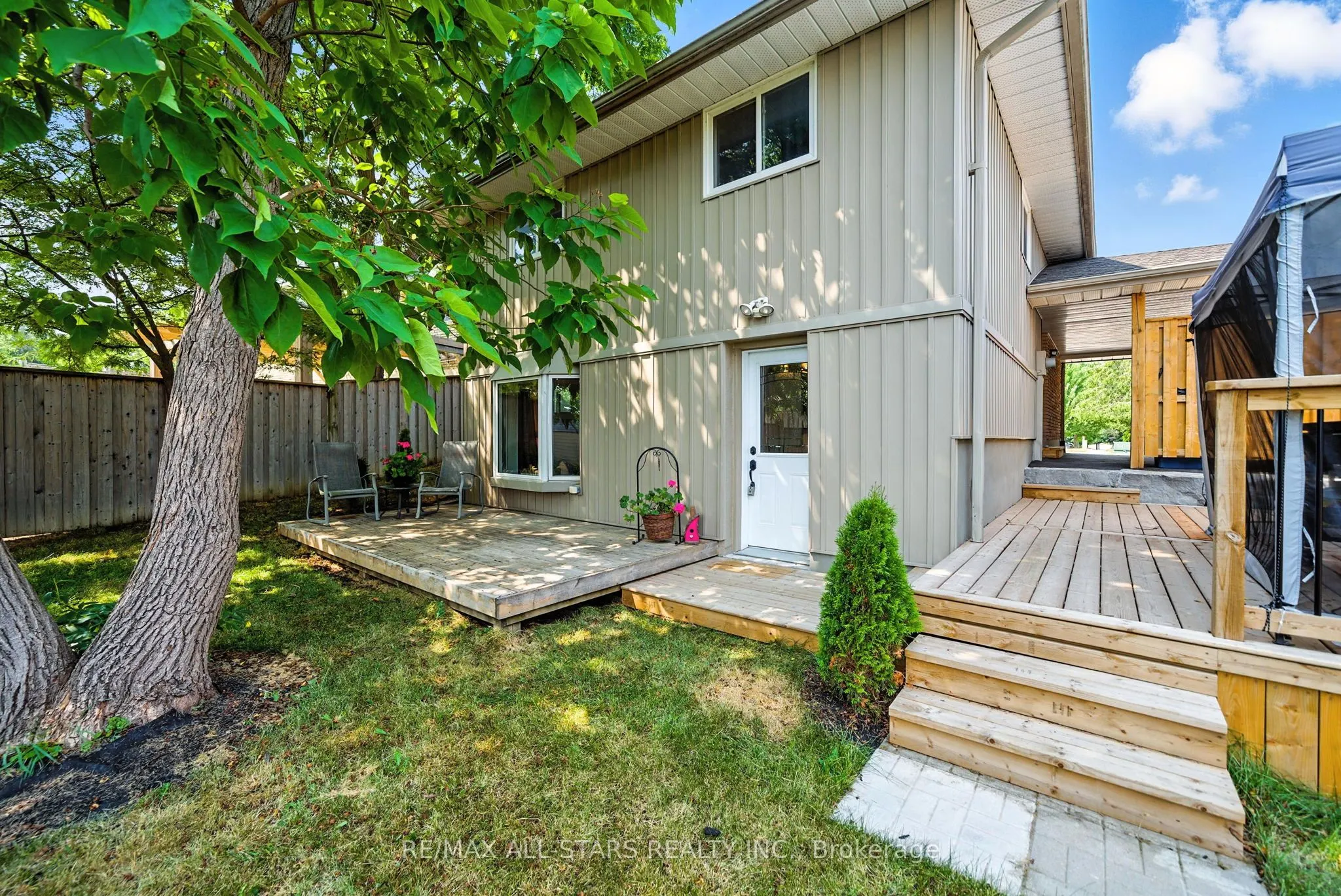 3 Lakeview Drive