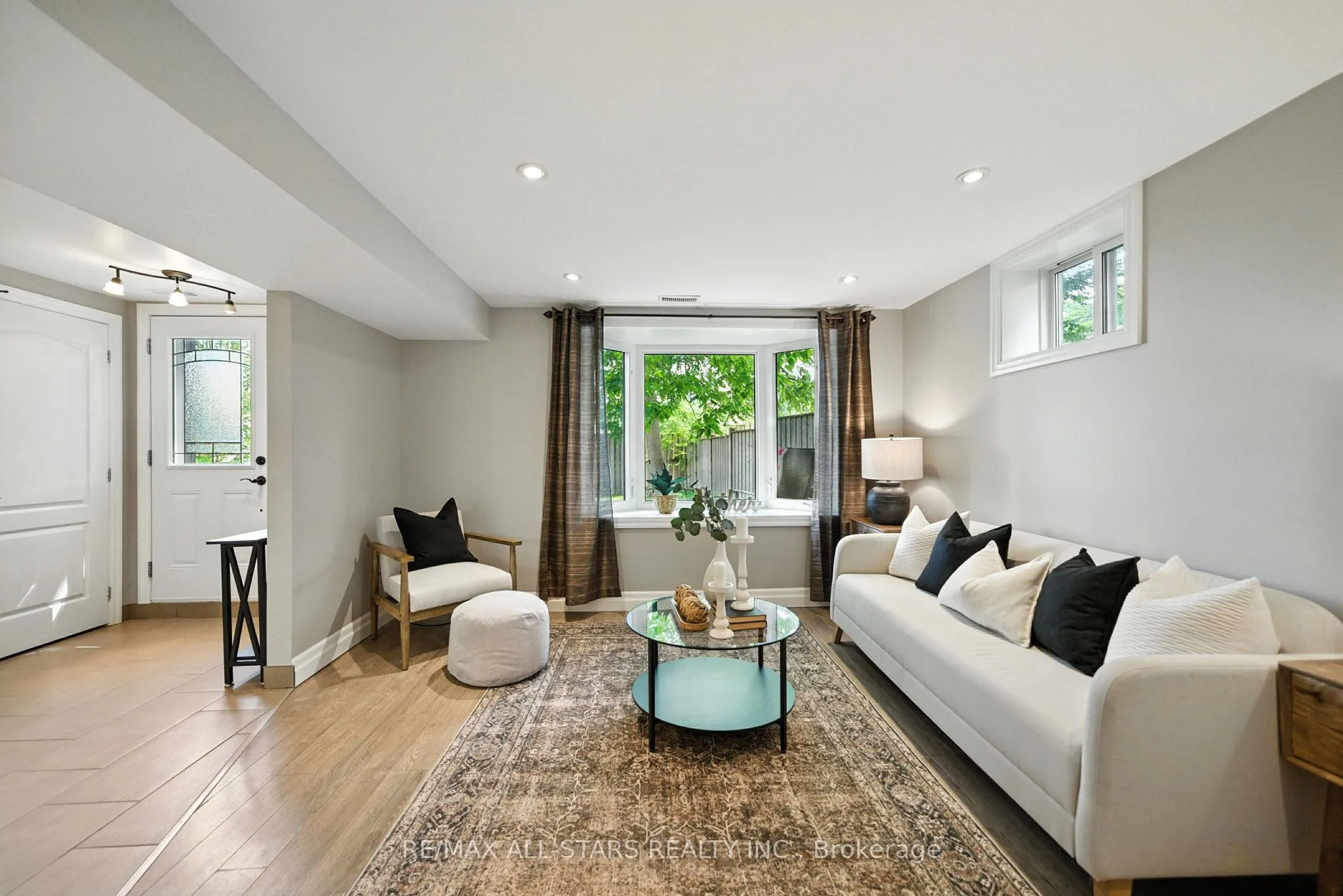 3 Lakeview Drive