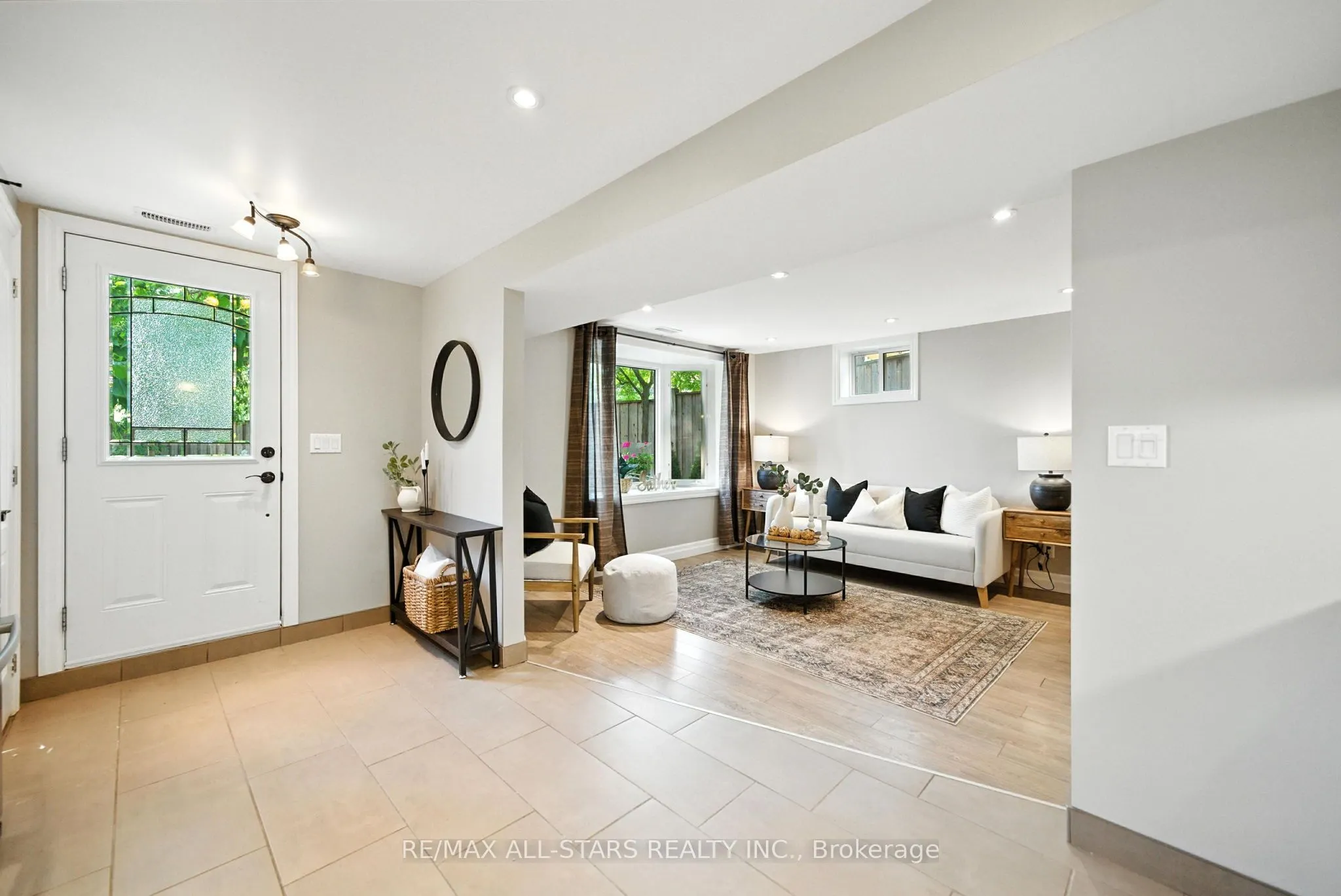 3 Lakeview Drive