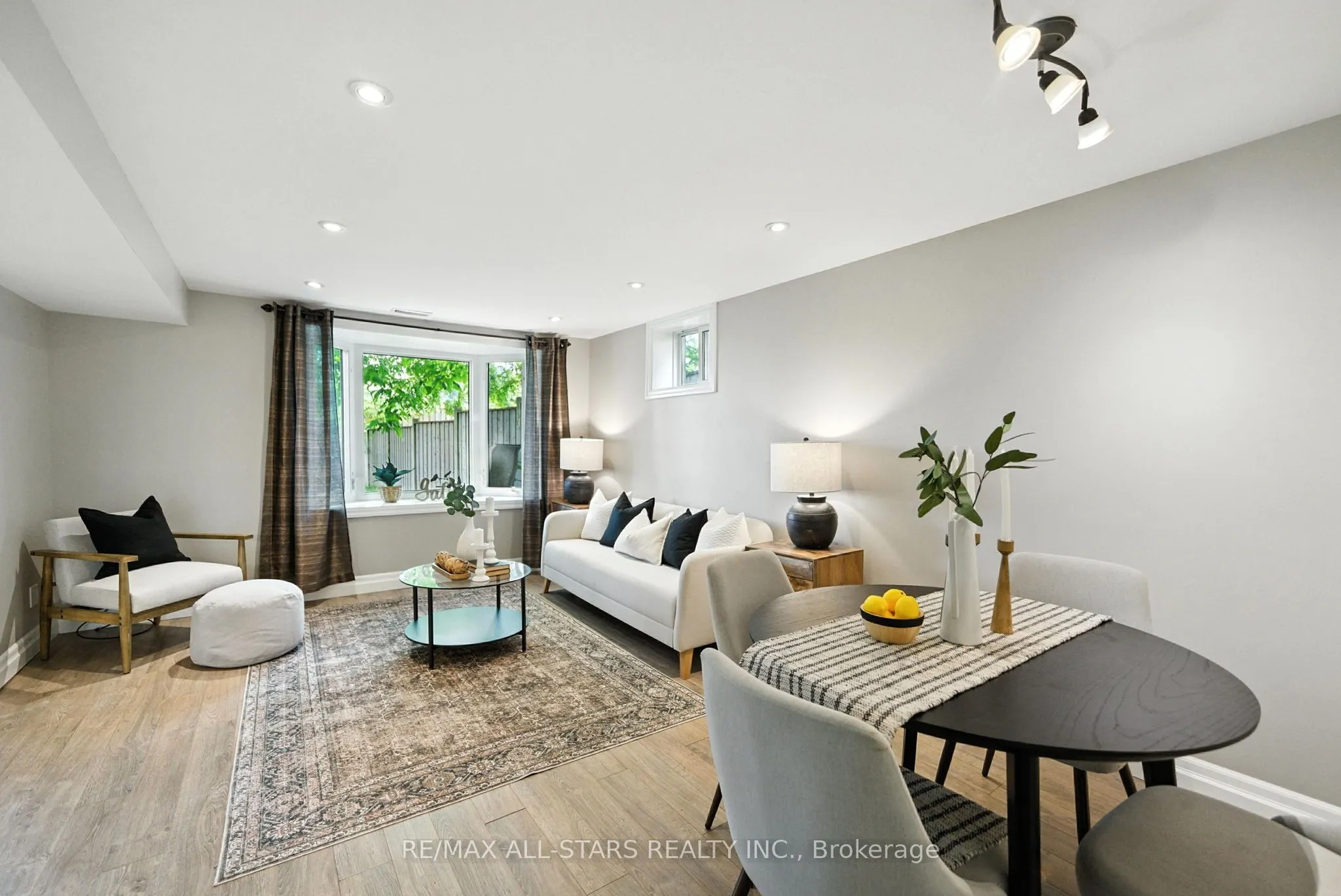 3 Lakeview Drive
