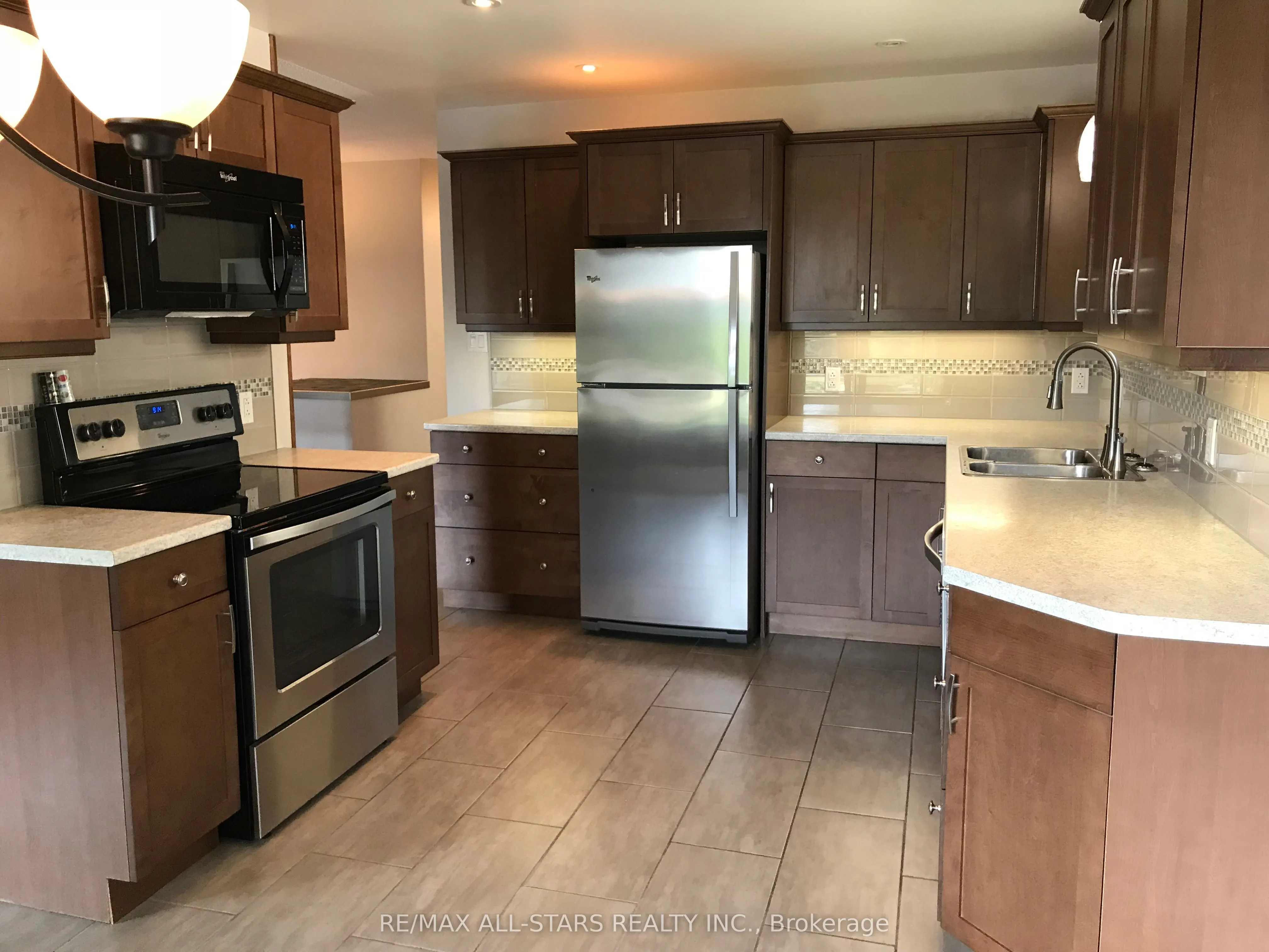 3 Lakeview Drive