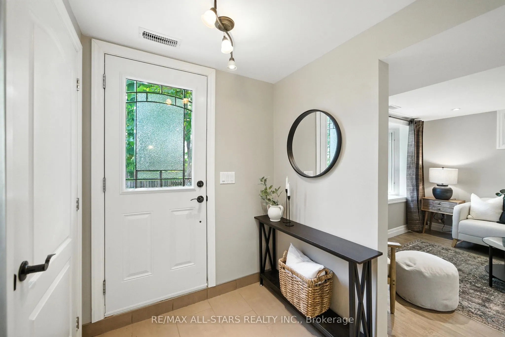 3 Lakeview Drive