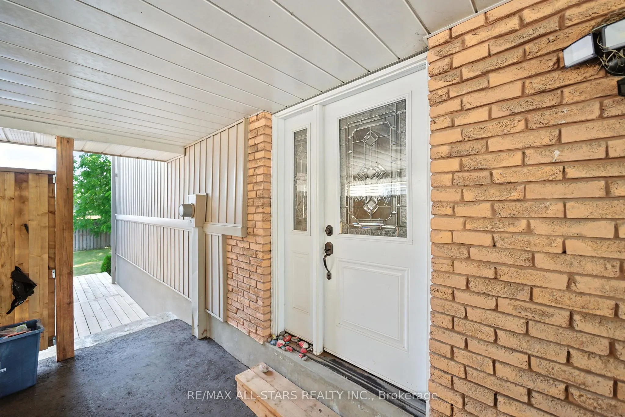 3 Lakeview Drive