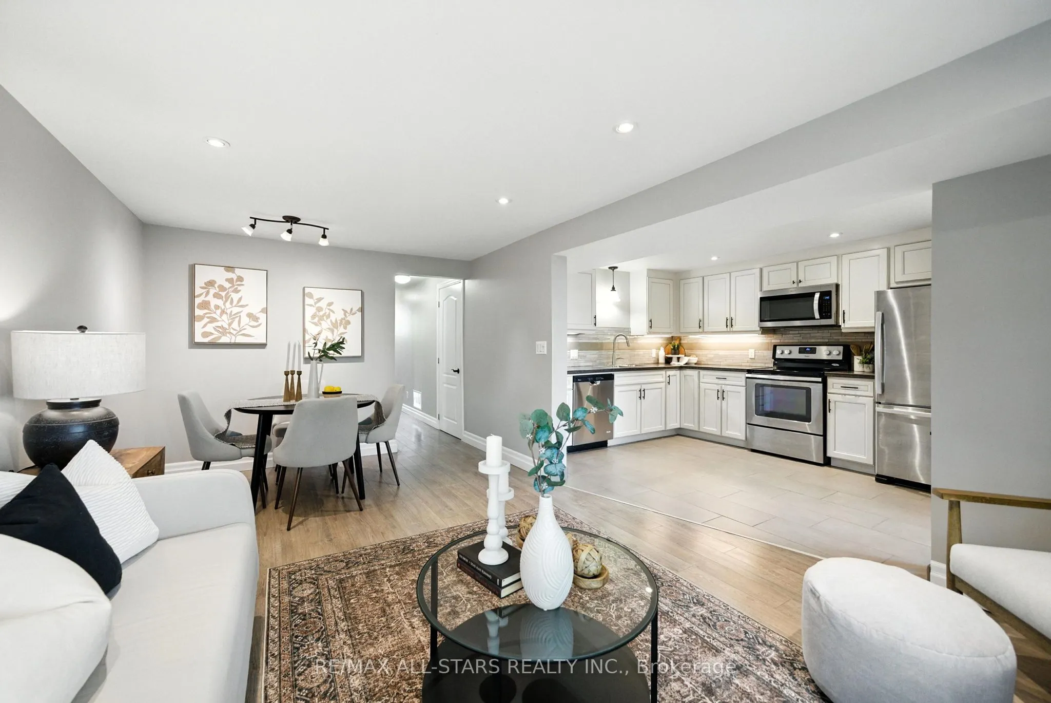 3 Lakeview Drive