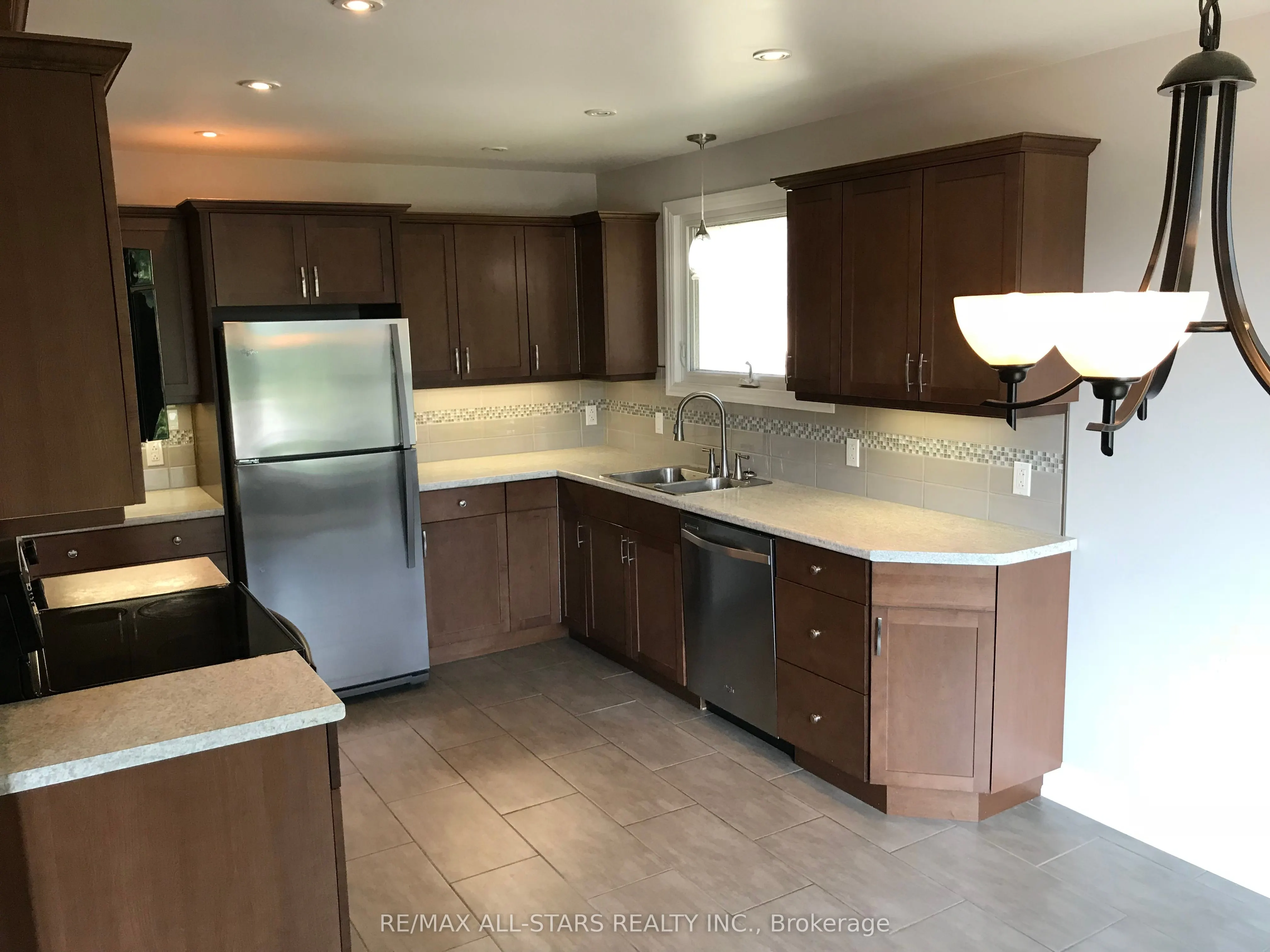 3 Lakeview Drive