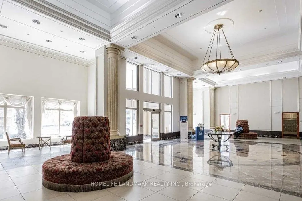 8 Lee Centre Drive, #803