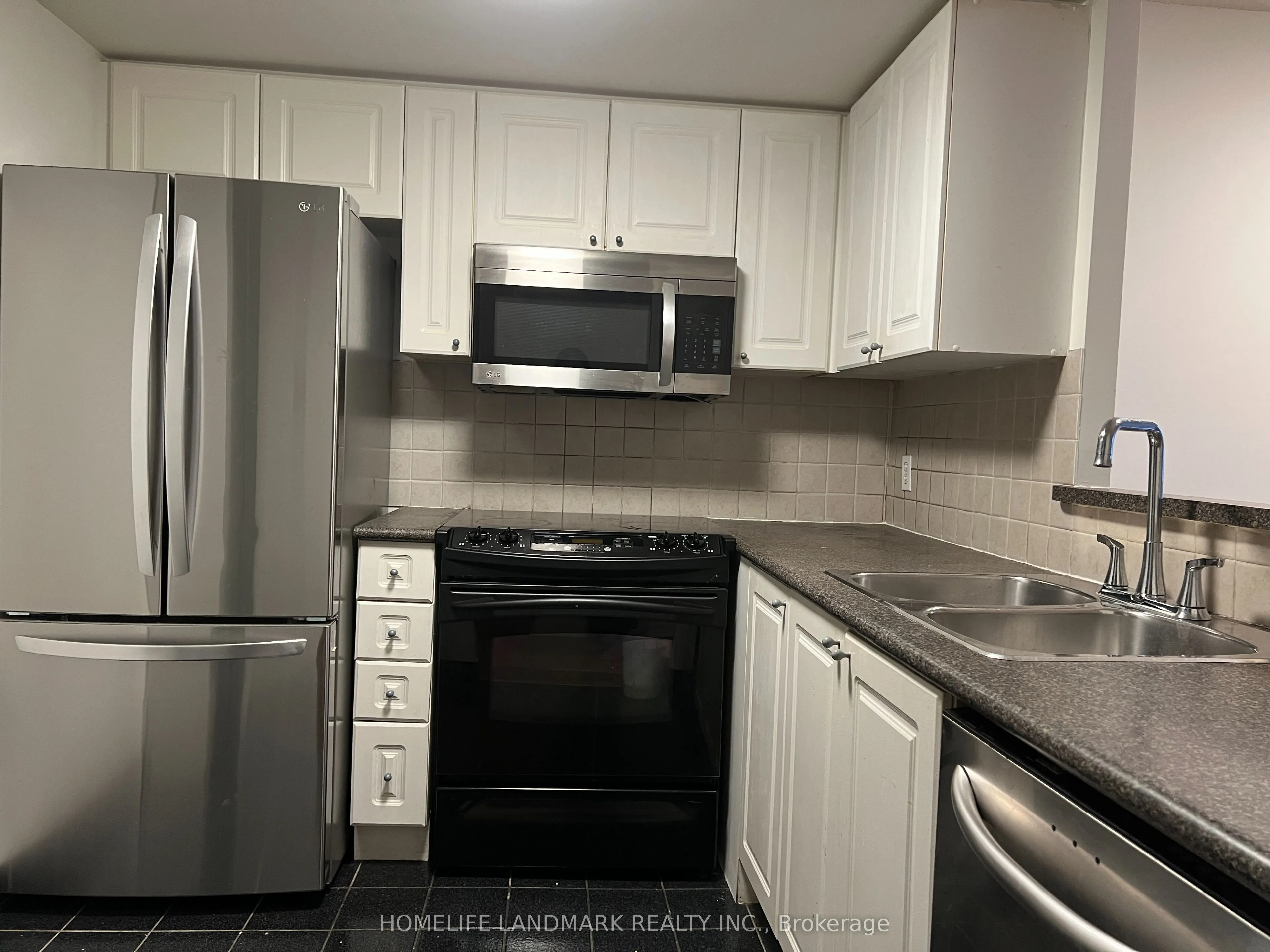 8 Lee Centre Drive, #803