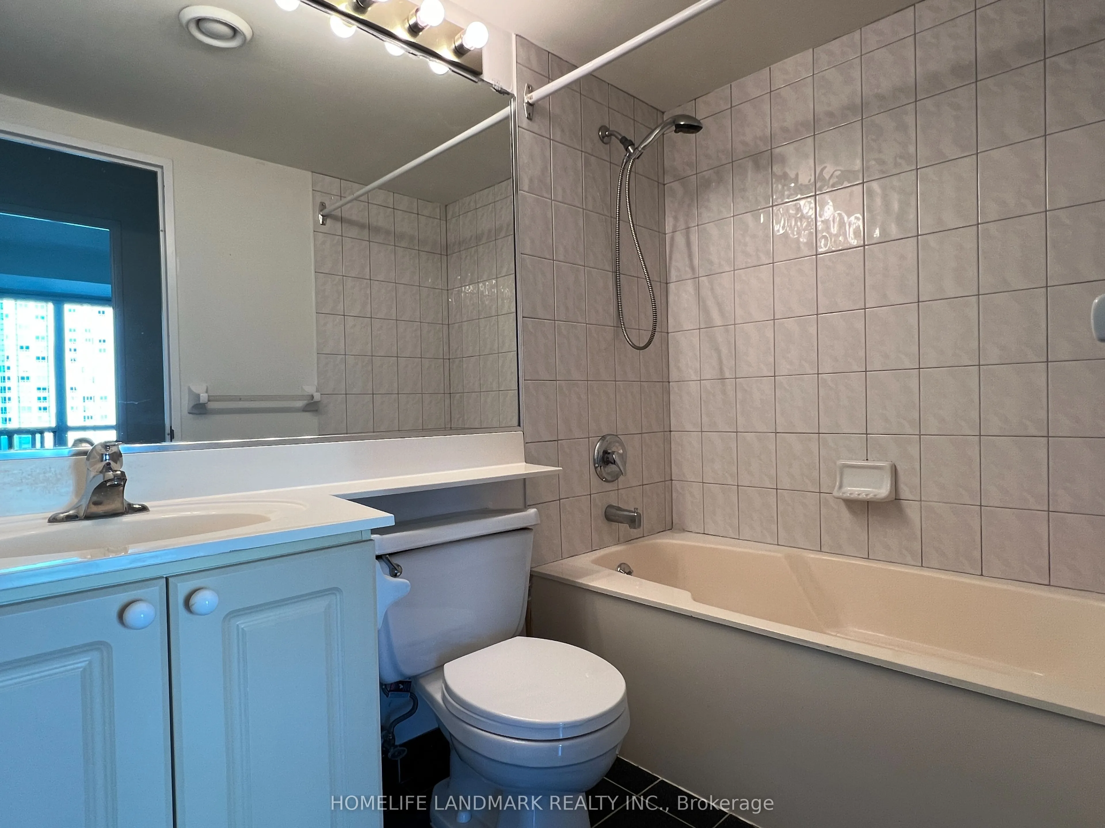 8 Lee Centre Drive, #803