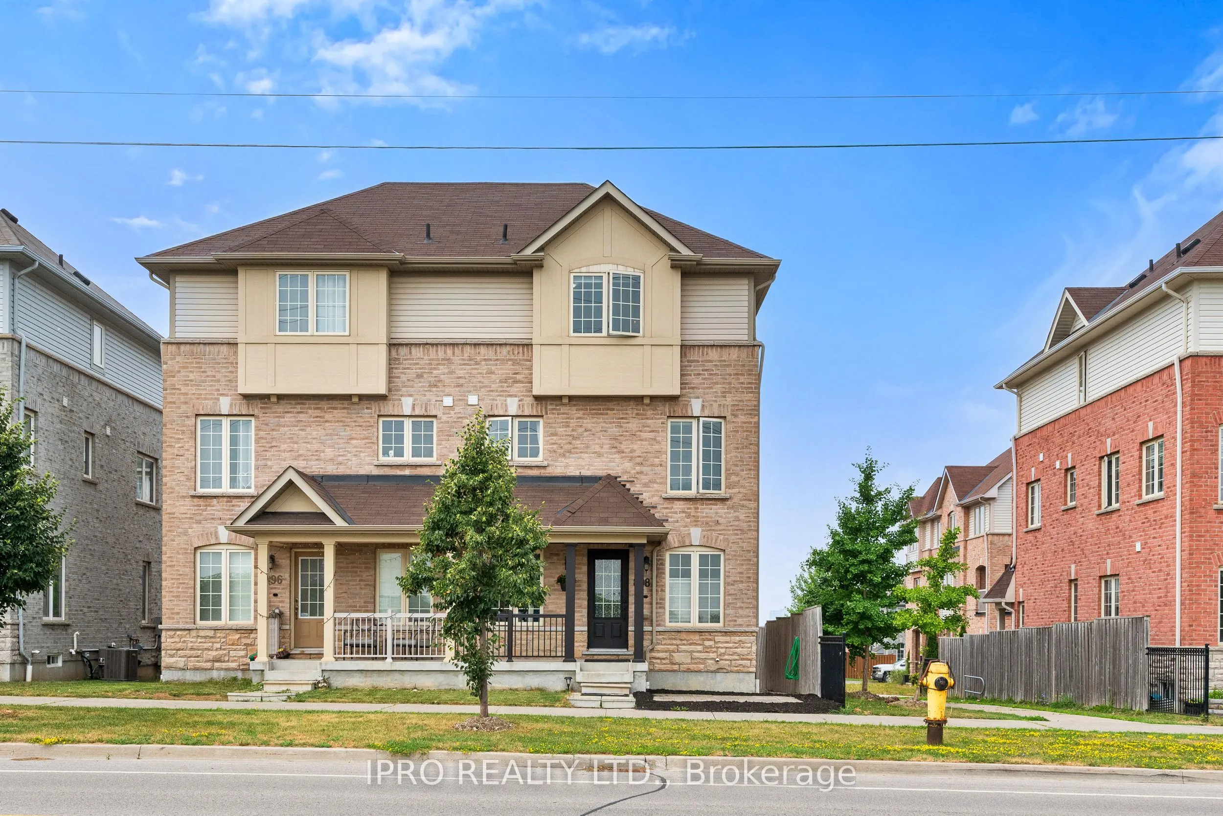 898 Audley Road N