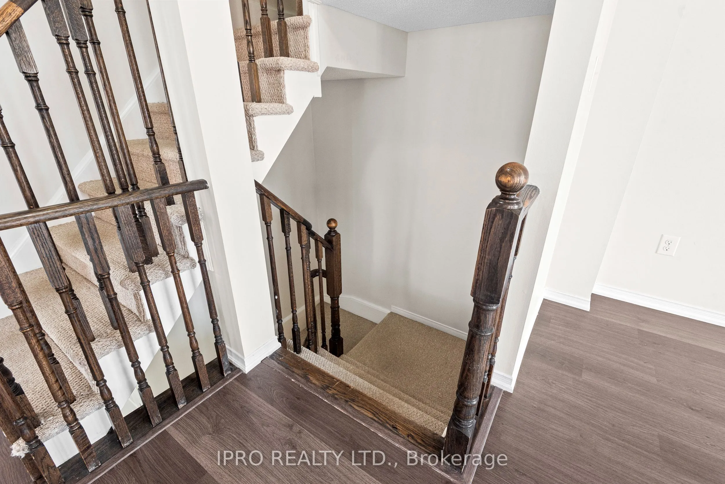898 Audley Road N