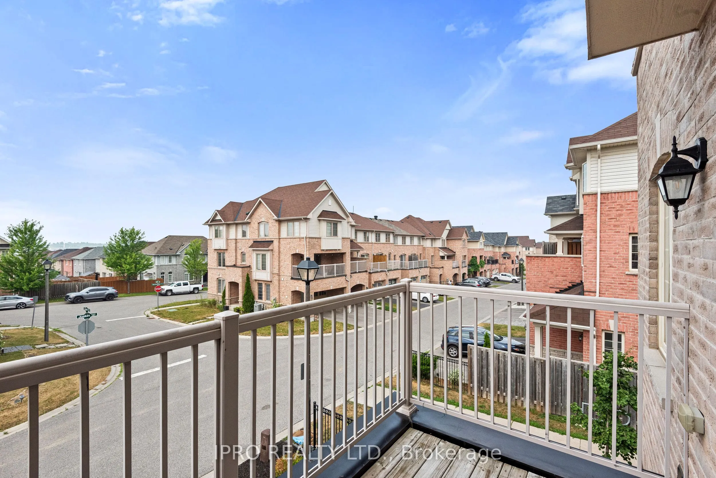 898 Audley Road N