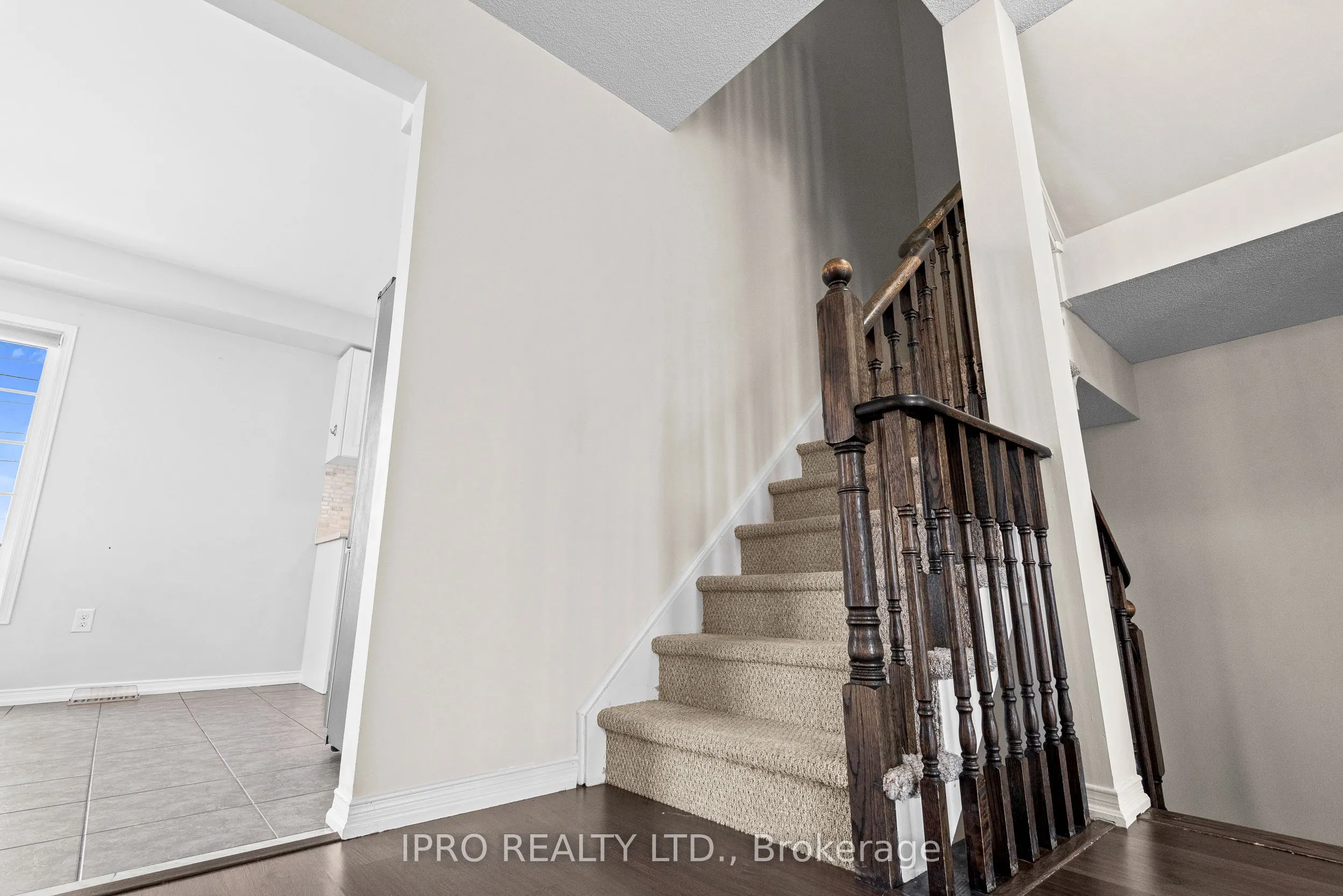 898 Audley Road N