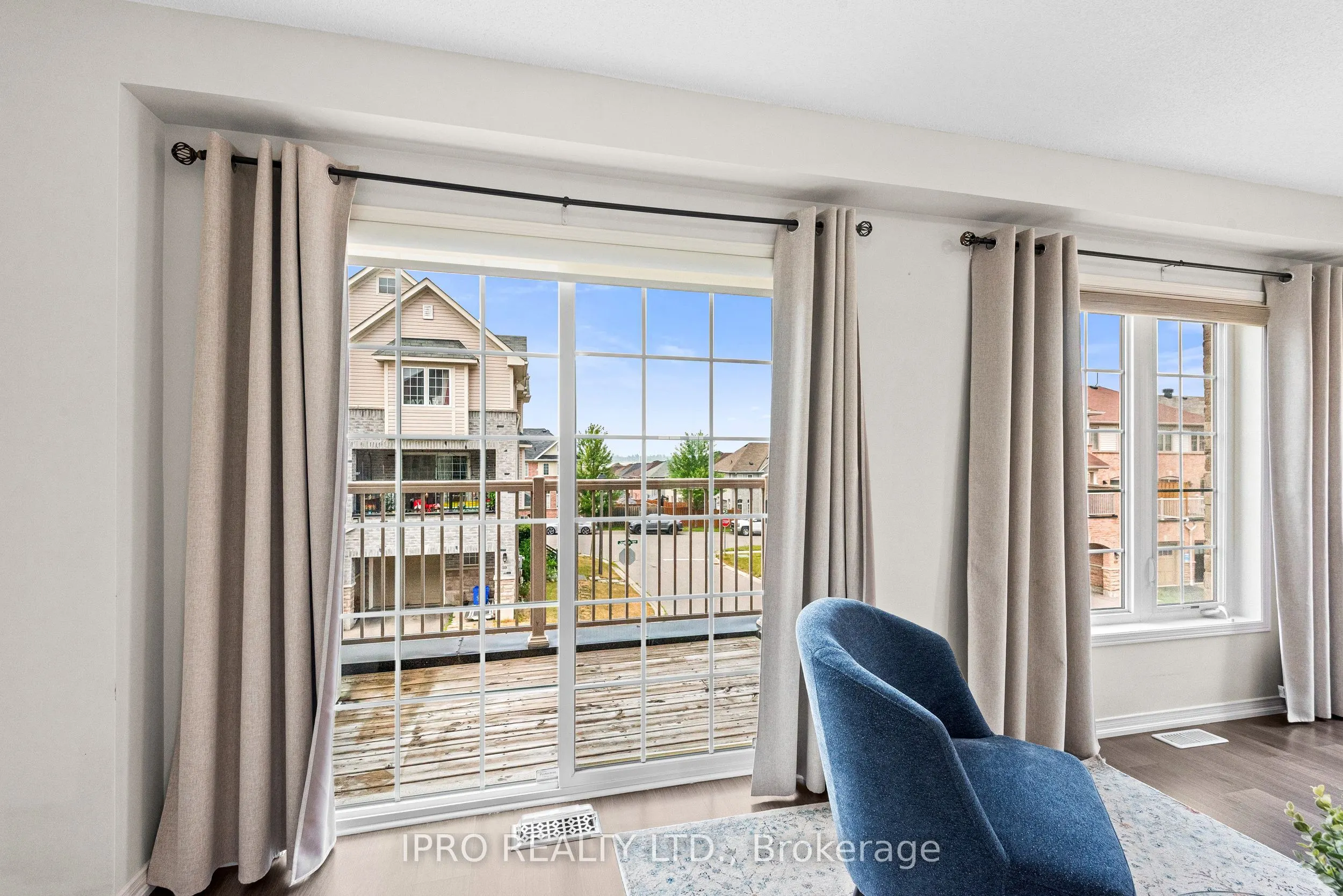 898 Audley Road N