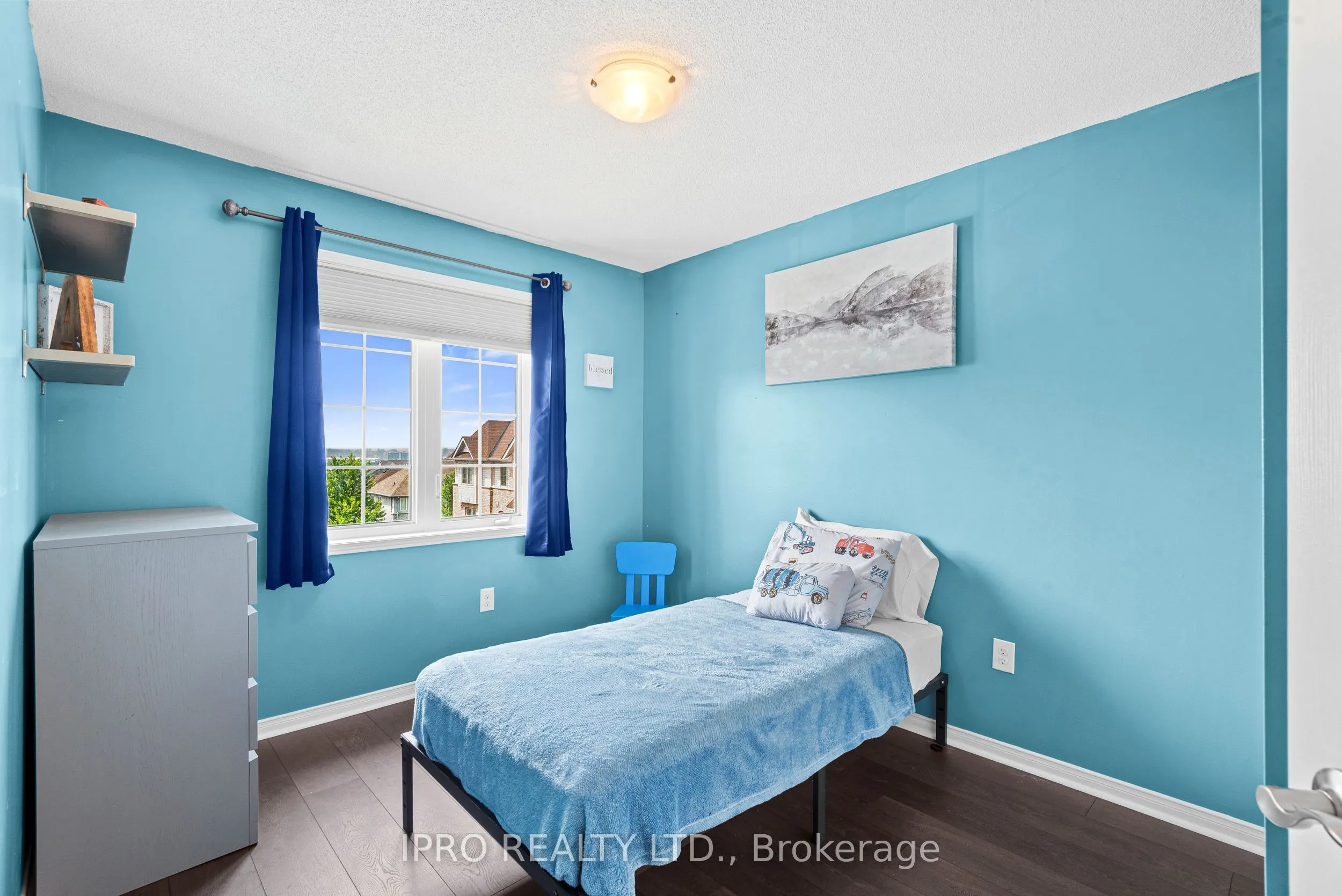 898 Audley Road N