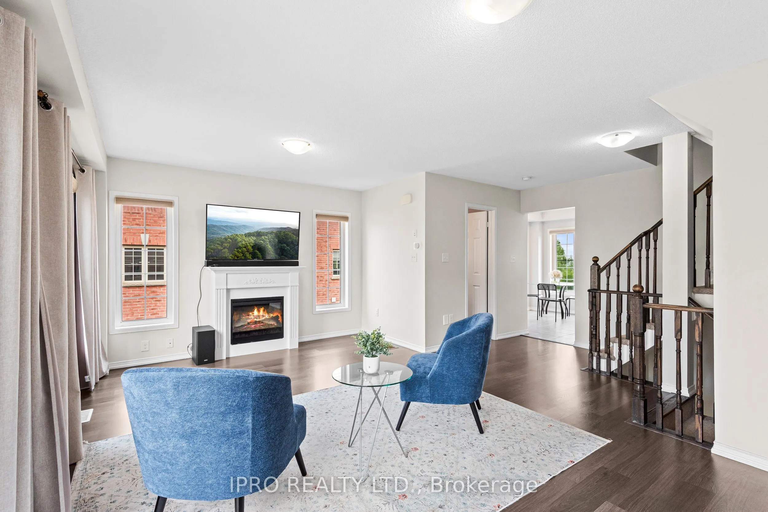 898 Audley Road N