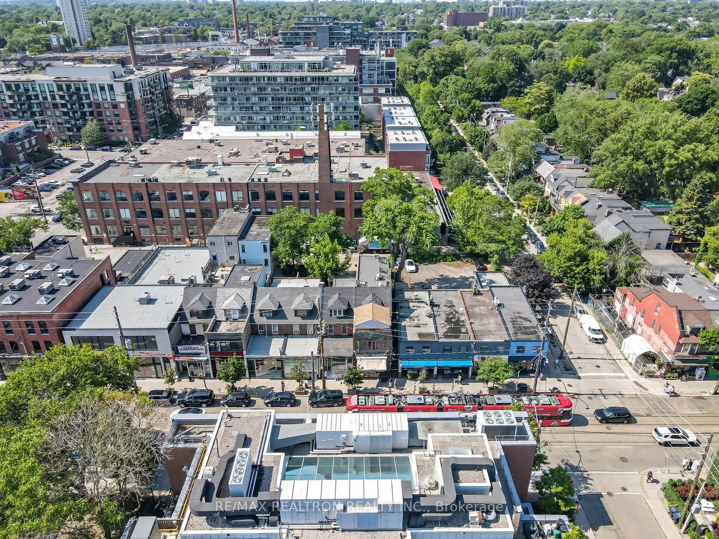 1006 Queen Street E