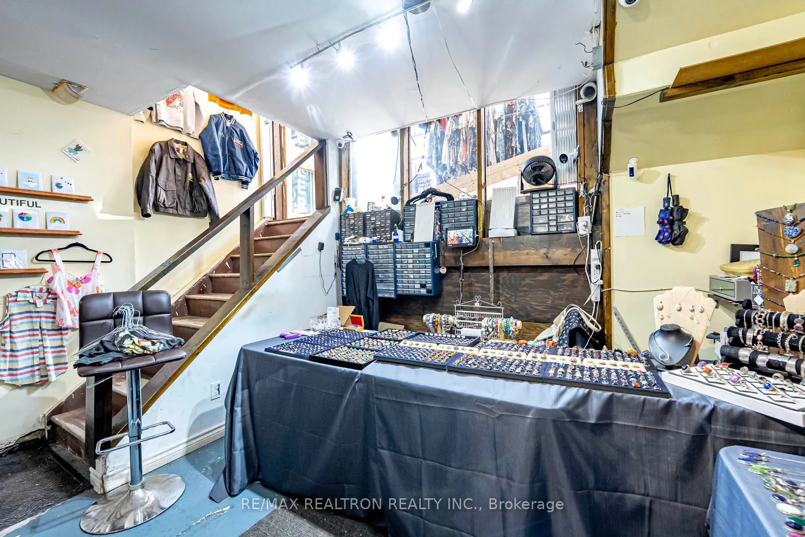 1006 Queen Street E