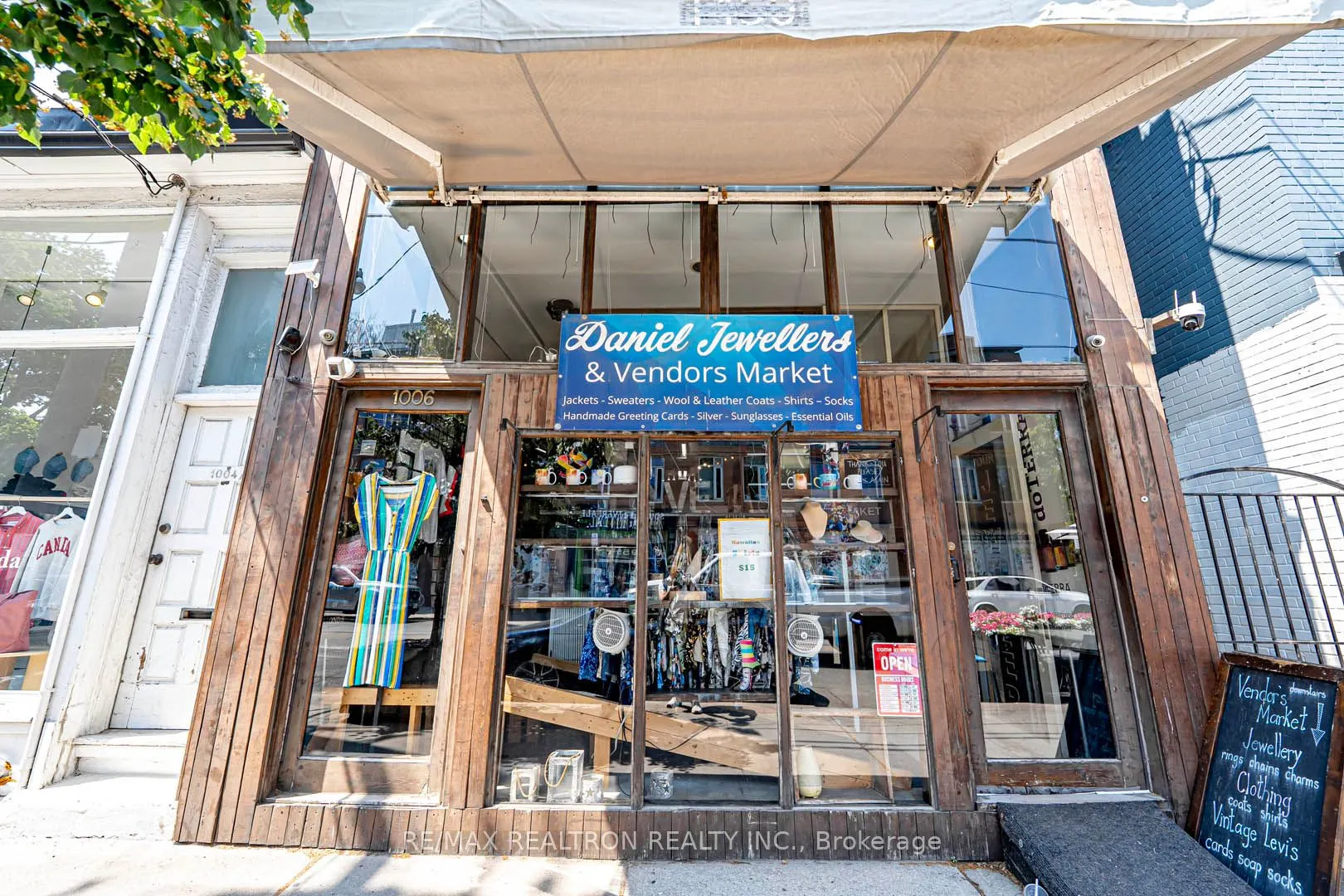 1006 Queen Street E